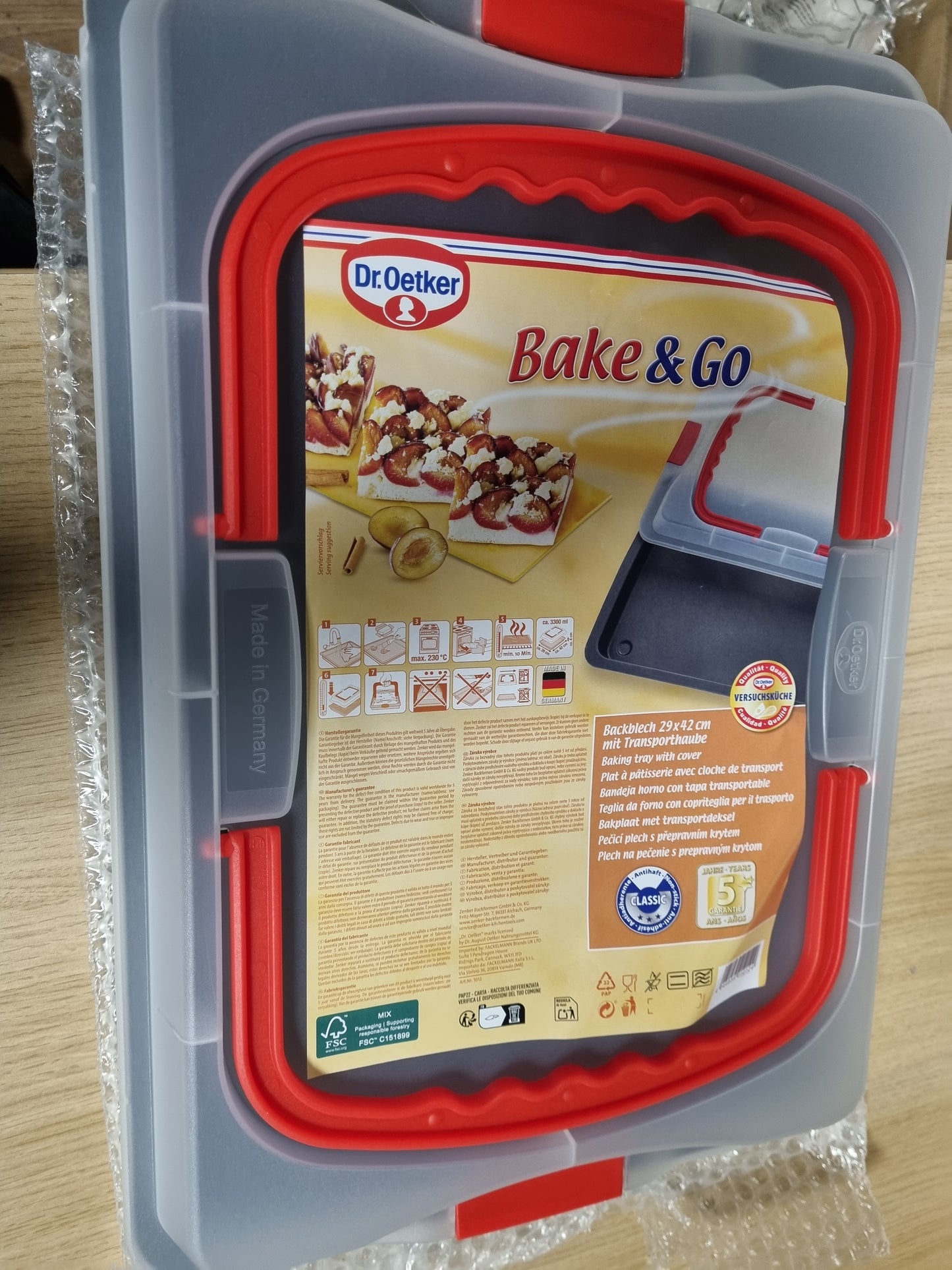 227790 - DR. OETKER Tepsi Pjekjeje me Mbulesë Transporti Bake & Go – 3 në 1: Tepsi Furre për Pjekje, Ruajtje dhe Transportim – Jo-ngjitëse, 42x29x4 cm