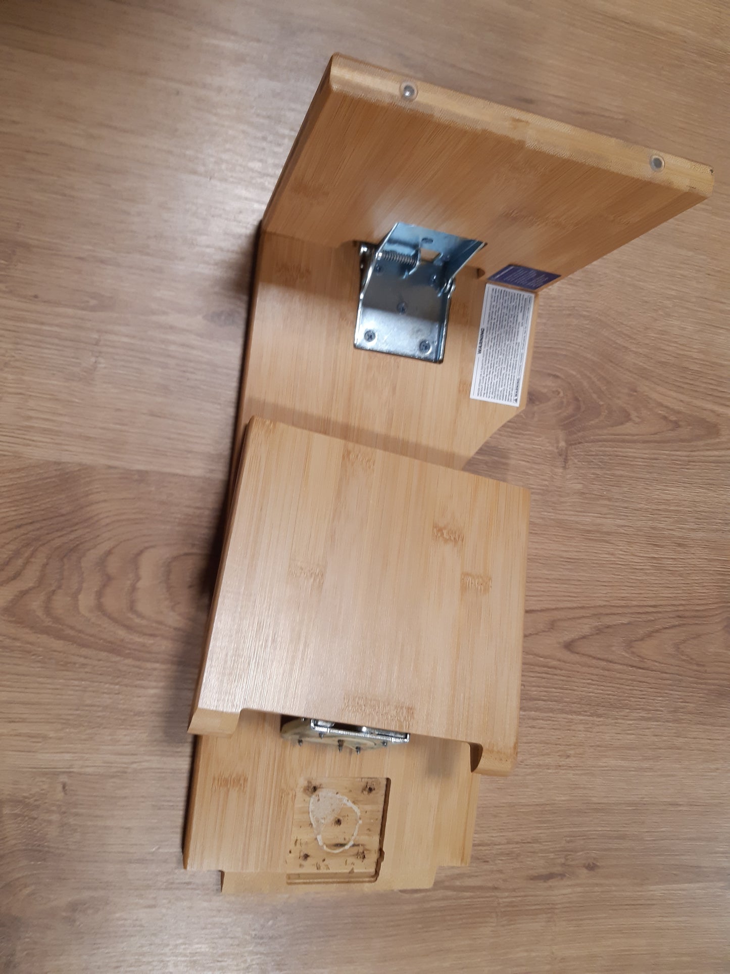 141732 - Squatty Potty Oslo – Tabure bambuje i palosshëm 7”, i përshtatshëm për fëmijë dhe të rritur. Portativ, kursen hapësirë dhe ofron rehati më të madhe në banjo.