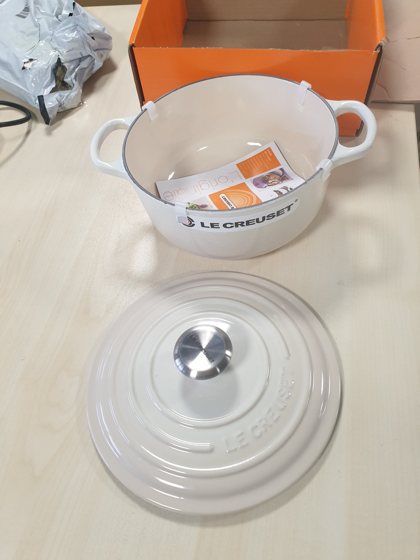 170016 - LE CREUSET Evolution Kokotë e Rrumbullakët prej Gize me Kapak, 20 cm, Ngjyra Marengë, Kod 21177207164430