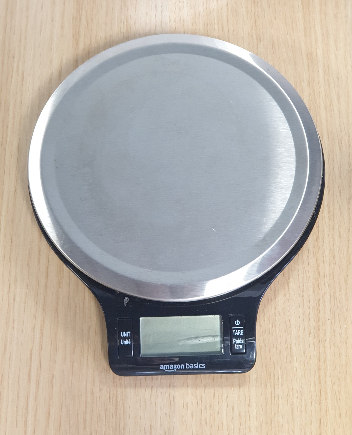 134305 - AMAZON BASICS Peshore Dixhitale Kuzhine me Ekran LCD, Pa BPA, Kapacitet Deri në 11 lbs, Material E Zezë dhe Çelik Inox (Bateri të Përfshira)