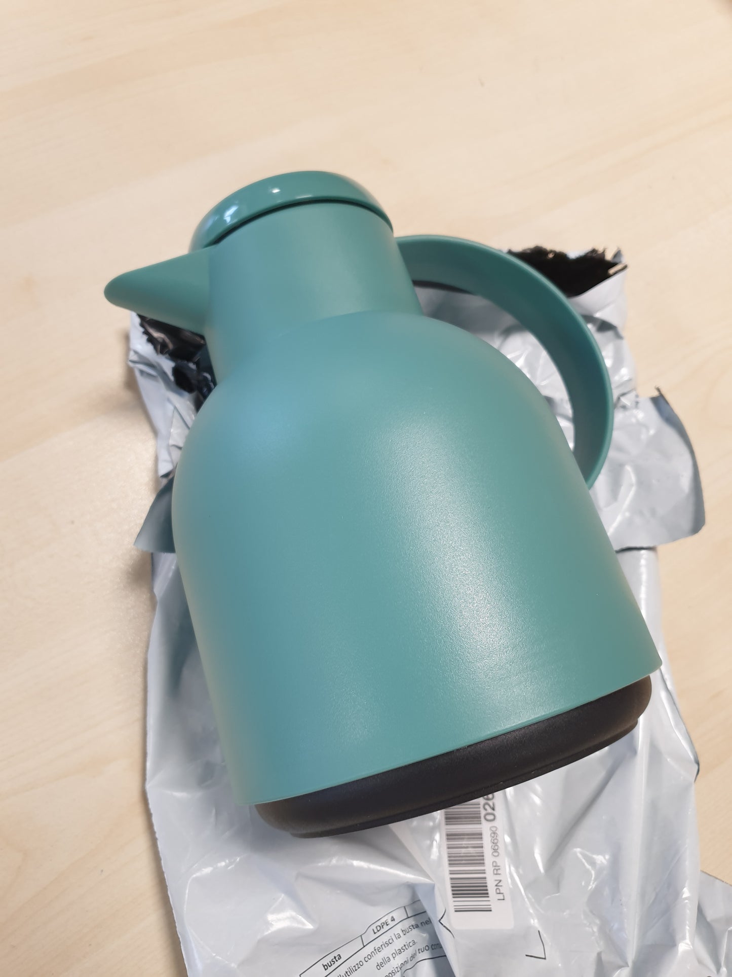 211139 - EMSA SAMBA F40102 - Enë e izoluar me kapacitet 1 litër, Material Plastik, Mbyllje me Shtypje të Shpejtë, 100% Papërshkueshme nga Rrjedhjet, Mban Nxehtësi për 12 Orë dhe Ftohtësi për 24 Orë, Ngjyrë Jeshile Pluhuri
