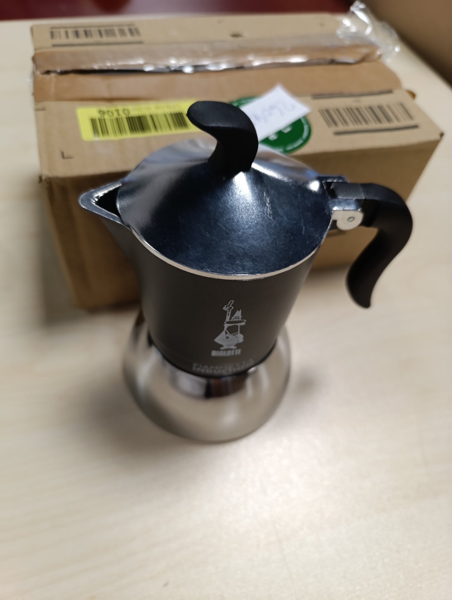 260485 - BIALETTI Makinë kafeje me induksion Fiammetta, 4 gota (150 ml), e përshtatshme për të gjitha llojet e sobave, dizajn elegant, gri