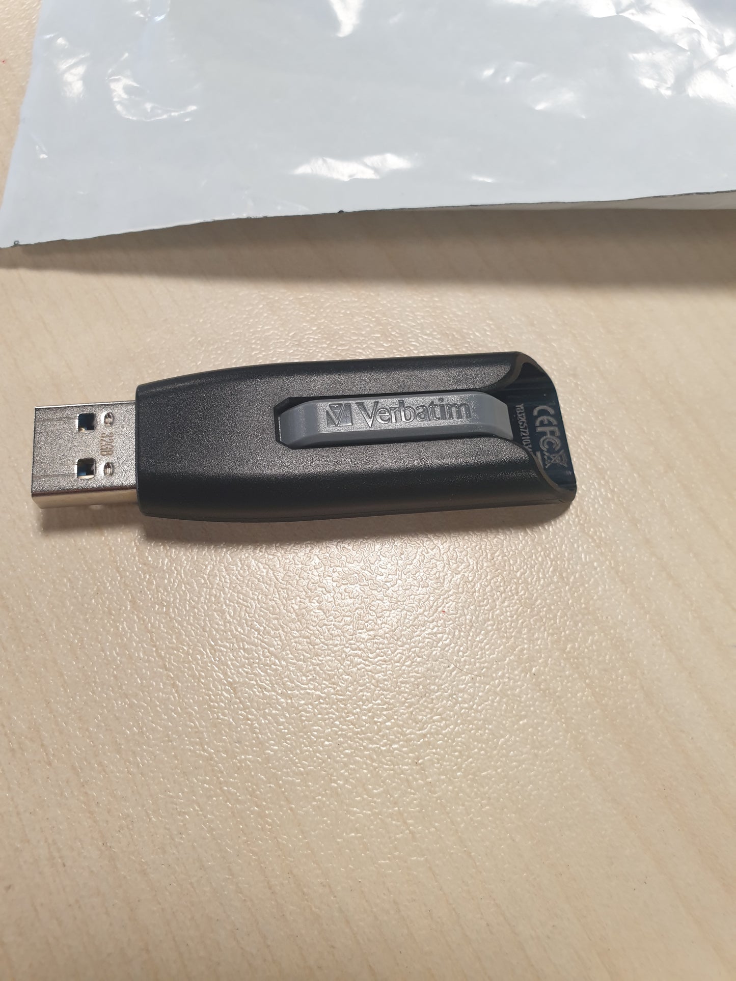 267344 - Verbatim Njësi flash USB Store 'n' Go V3, USB 3.2 Gen1, 32 GB, e zezë