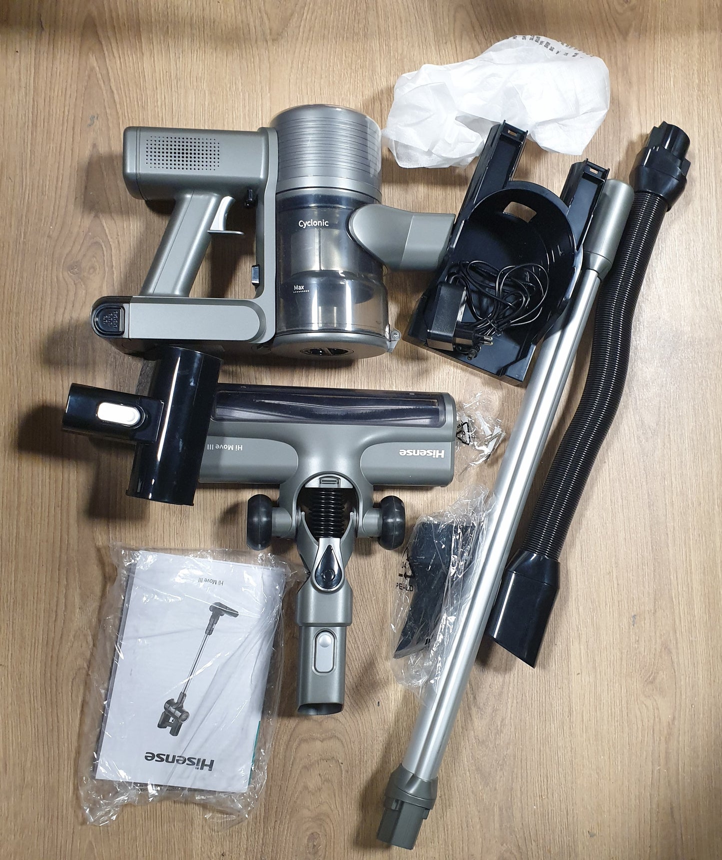 118059 - HISENSE Fshesa Pa Tel 2-në-1 HVC6463DA, E Palosshme, Bateri 25.2 V, Motor Inverter, Kohëzgjatje 60 Minuta, Ekran LED, Zhurmë 82 dB, 400 W, Drita LED të Përparme, Ngjyra e Zezë