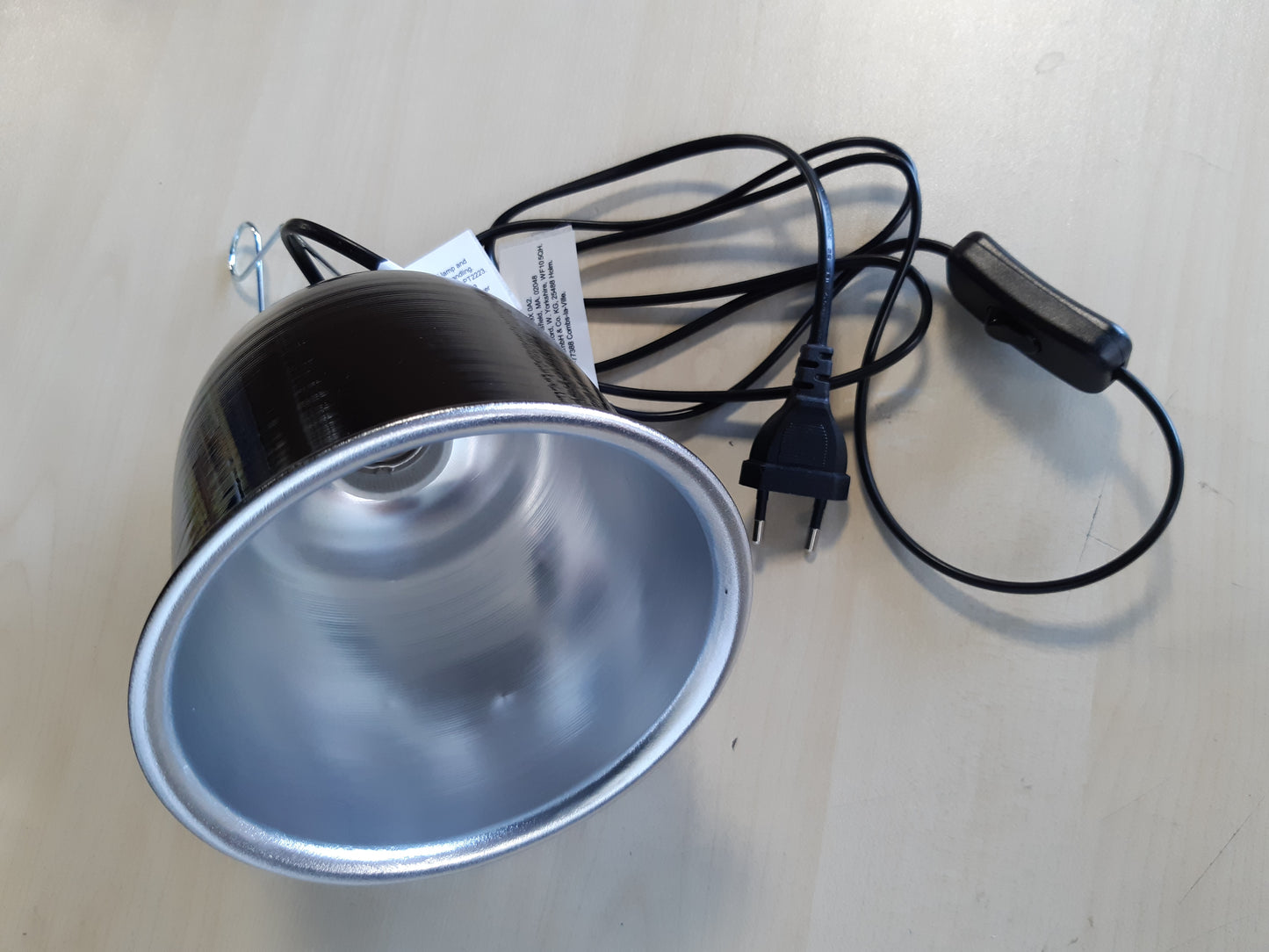214273 - EXO TERRA Llambë reflektuese alumini, prizë prej porcelani rezistente ndaj nxehtësisë, e përshtatshme për llamba deri në 75W, prizë E27, e zezë