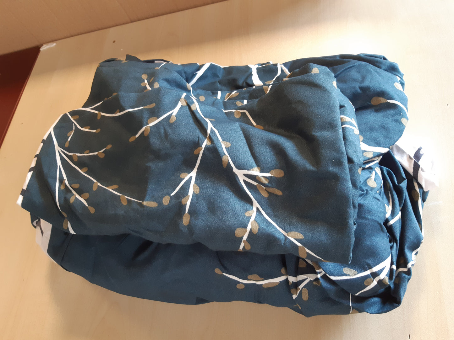 184321 - TOKOKIMO - Set Shtrati Jorgani 220x240cm me 2 Mbulesa Jastëku 65x65cm, Modeli Dege dhe Gjethe, Zinxhir Blu Marine