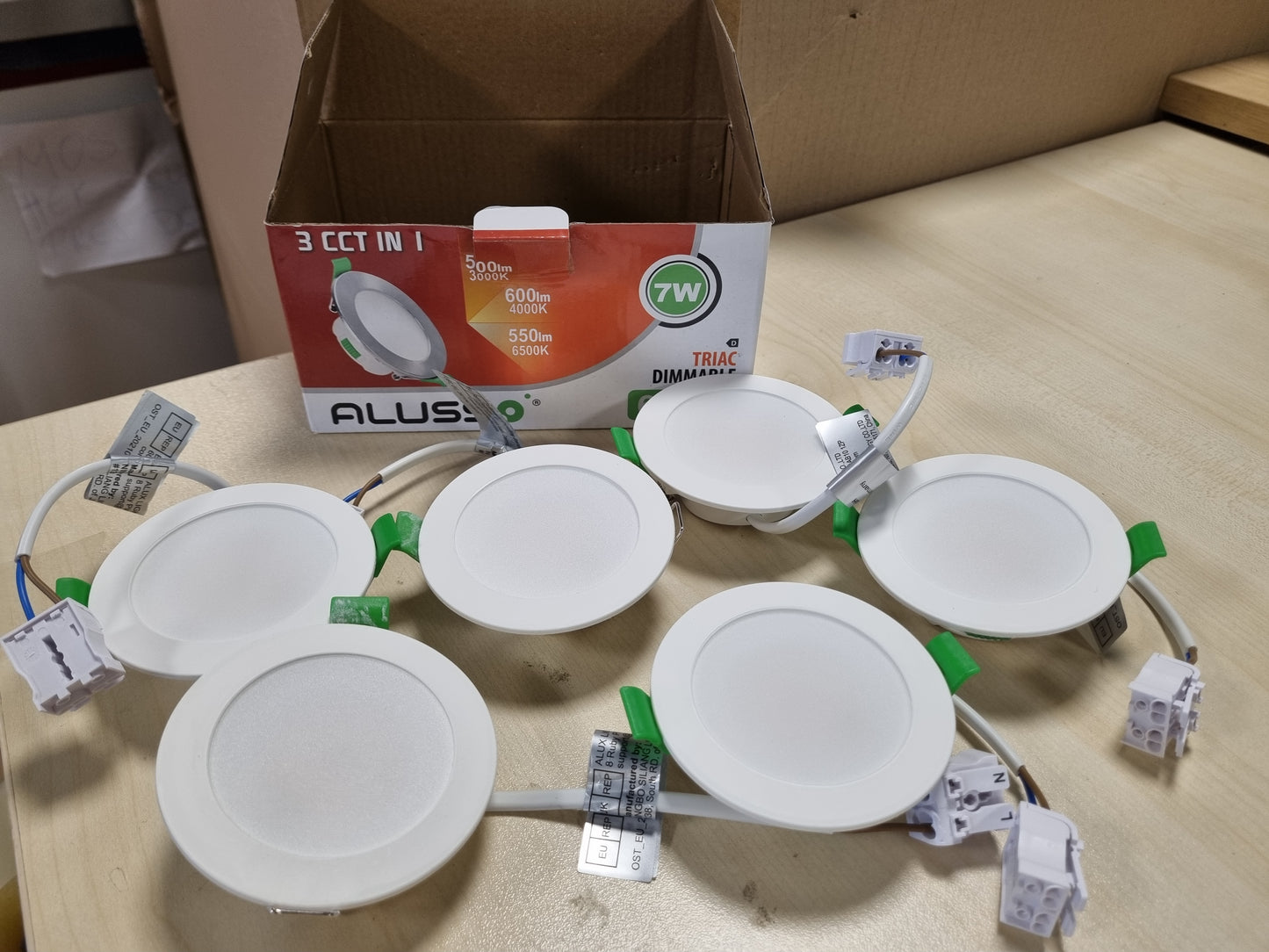 250697 - ALUSSO Drita LED 230V me Errësim 68mm 7W, IP44, Set me 6 copë