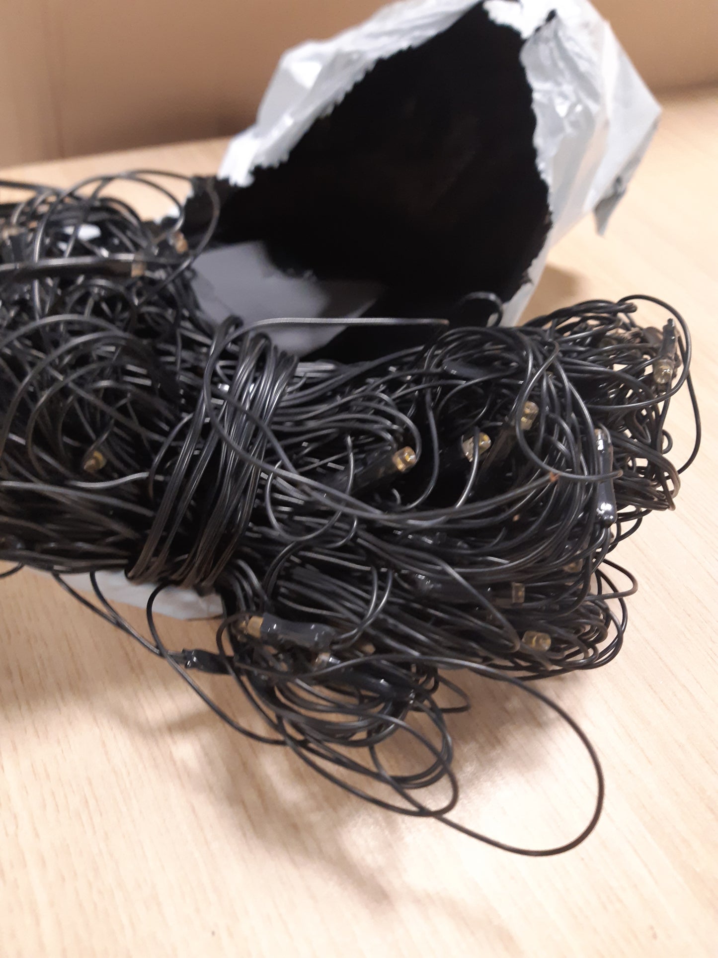 175648 - SALCAR Dritat e Pemës së Krishtlindjeve 26m LED 360° (dritat 23m + kabllo energjie 3m) me Telekomandë, për Jashtë, 31V, me 8 Mënyra dhe Memorje, e Bardhë e Ngrohtë