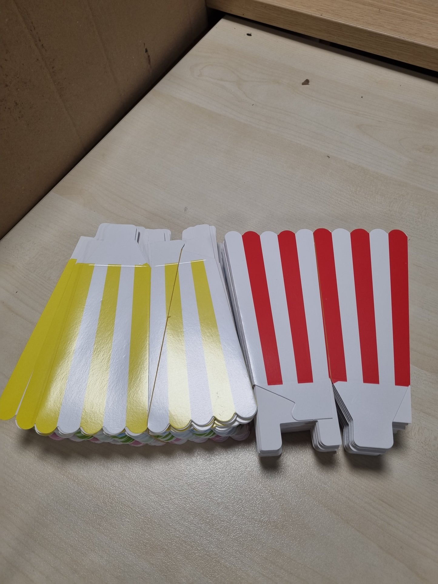 242175 - LDXDRU Qese të Vogla Kokoshkash 80 copë, 12x7x5cm, Letër për Festa, Natë Filmi, Ditëlindje, Krishtlindje