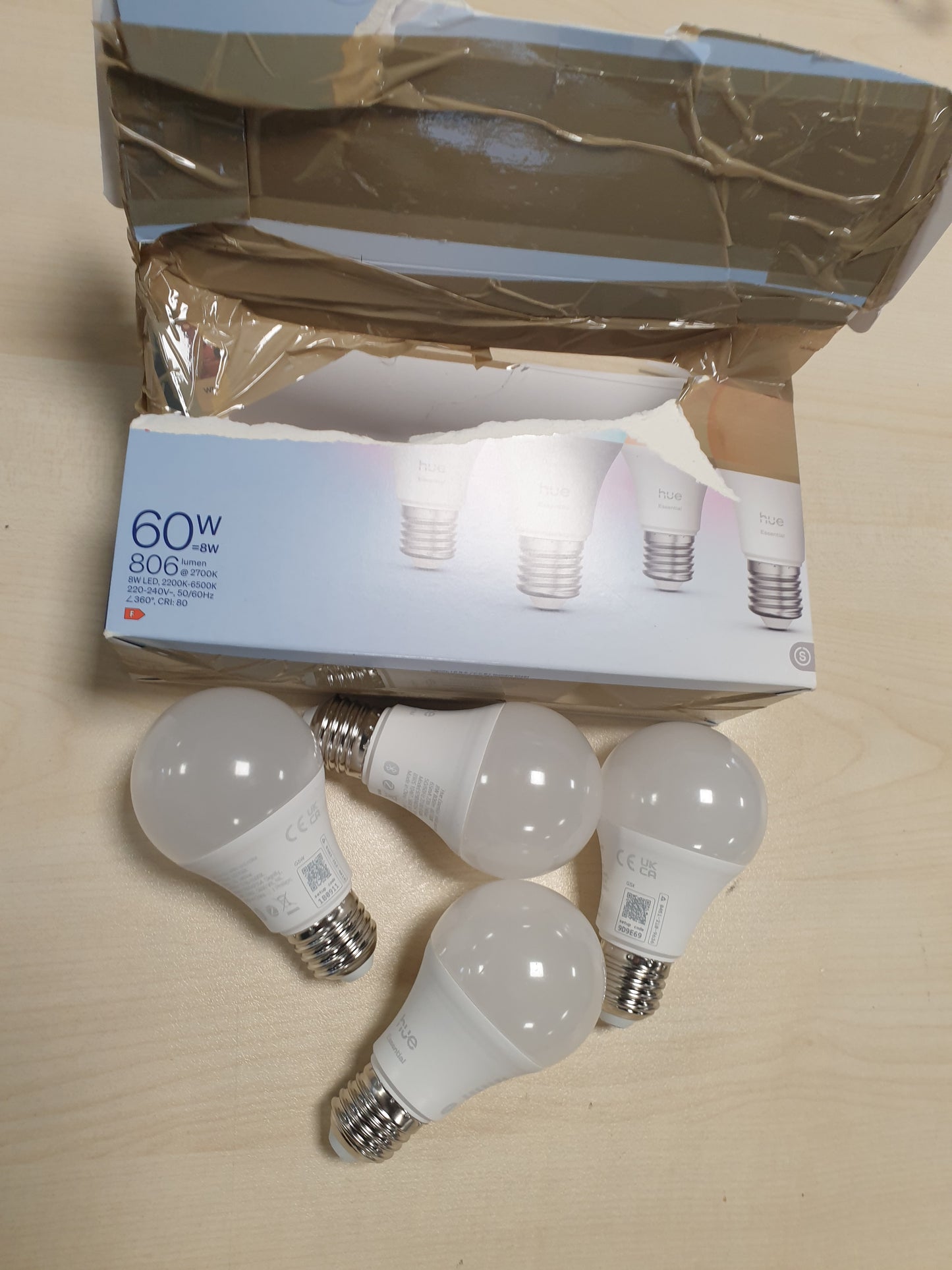 250223 - PHILIPS HUE Llampa inteligjente LED A60, E27, 8W, 2200-6500 K, 806 lm, me errësim, e pajtueshme me Alexa, Google dhe Apple Home, Pako me 4