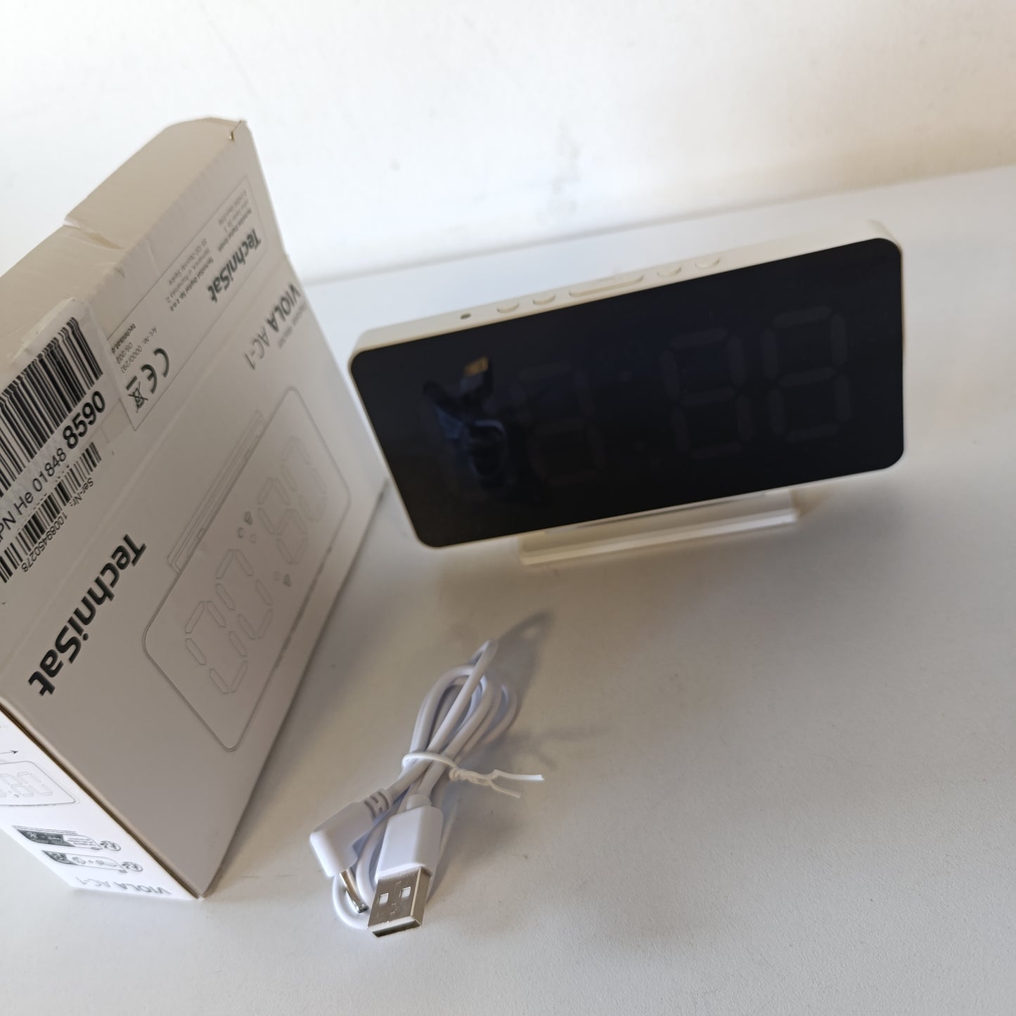 269282 - TECHNISAT Viola AC-1 Orë dixhitale me zile, ekran LCD 4.5 inç, 2 kohë alarmi, funksionim me rrjet elektrik - kërkohet adaptor energjie USB