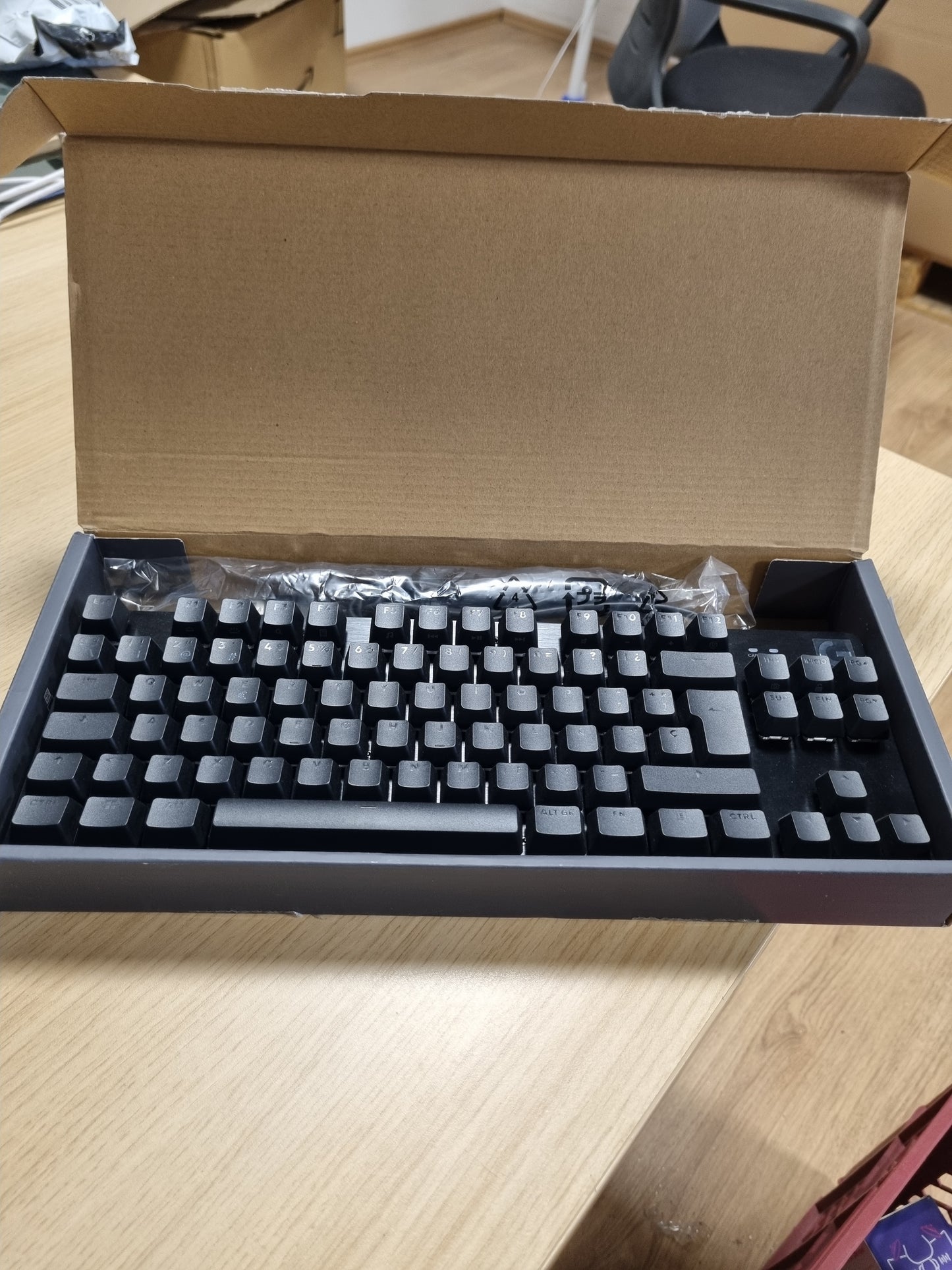266311 - LOGITECH G413 TKL SE Tastiera Mekanike për Lojëra - Tastierë Kompakte me Ndriçim nga Pas, Çelësa Mekanikë Taktikë, Anti-Ghosting, E Përputhshme me Windows, macOS, Paraqitje QWERTY Spanjisht - E Zezë