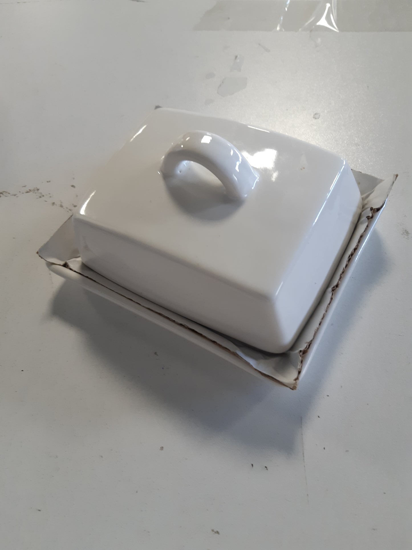 185810 - AXENTIA 811175 Enë Porcelani për Gjalpë, Kapaciteti 250g, për Shtëpi dhe Kuzhinë, me Kapak dhe Dorezë, Ngjyra e Bardhë, Madhësi 16 x 8 x 13 cm
