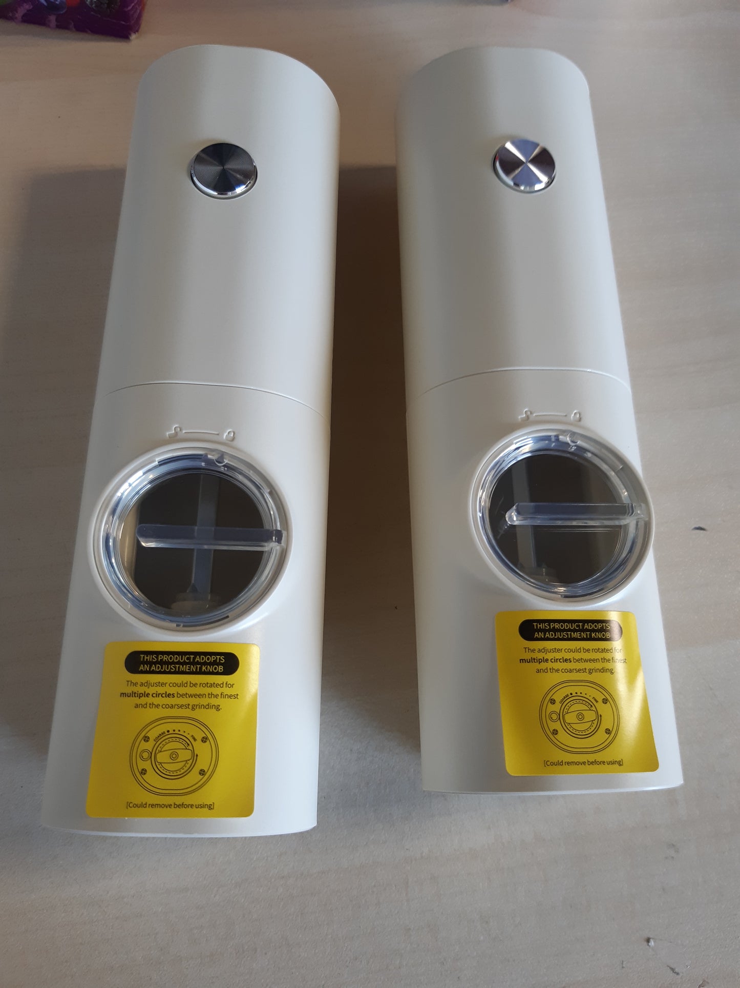215418 - CIRCLE JOY Mullinj për kripë dhe piper, Pako elektrike me 2, Mulli erëzash me bateri me bazë, dritë LED e bardhë dhe trashësi e rregullueshme
