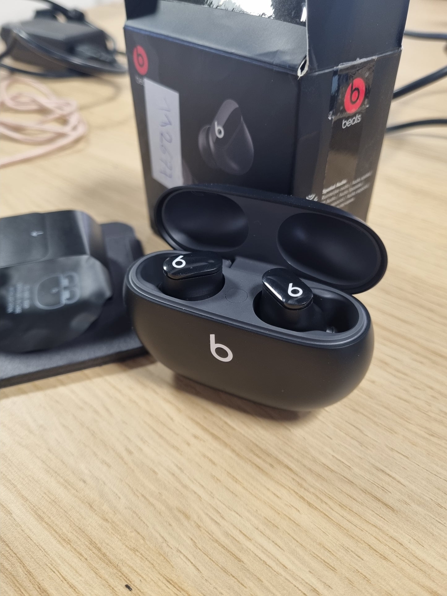 112677 - BEATS - Kufje Bluetooth Studio Buds me Anulim Zhurme, Wireless të Plotë, të Pajtueshme me Apple dhe Android, Bluetooth Klasa 1 - të Zeza