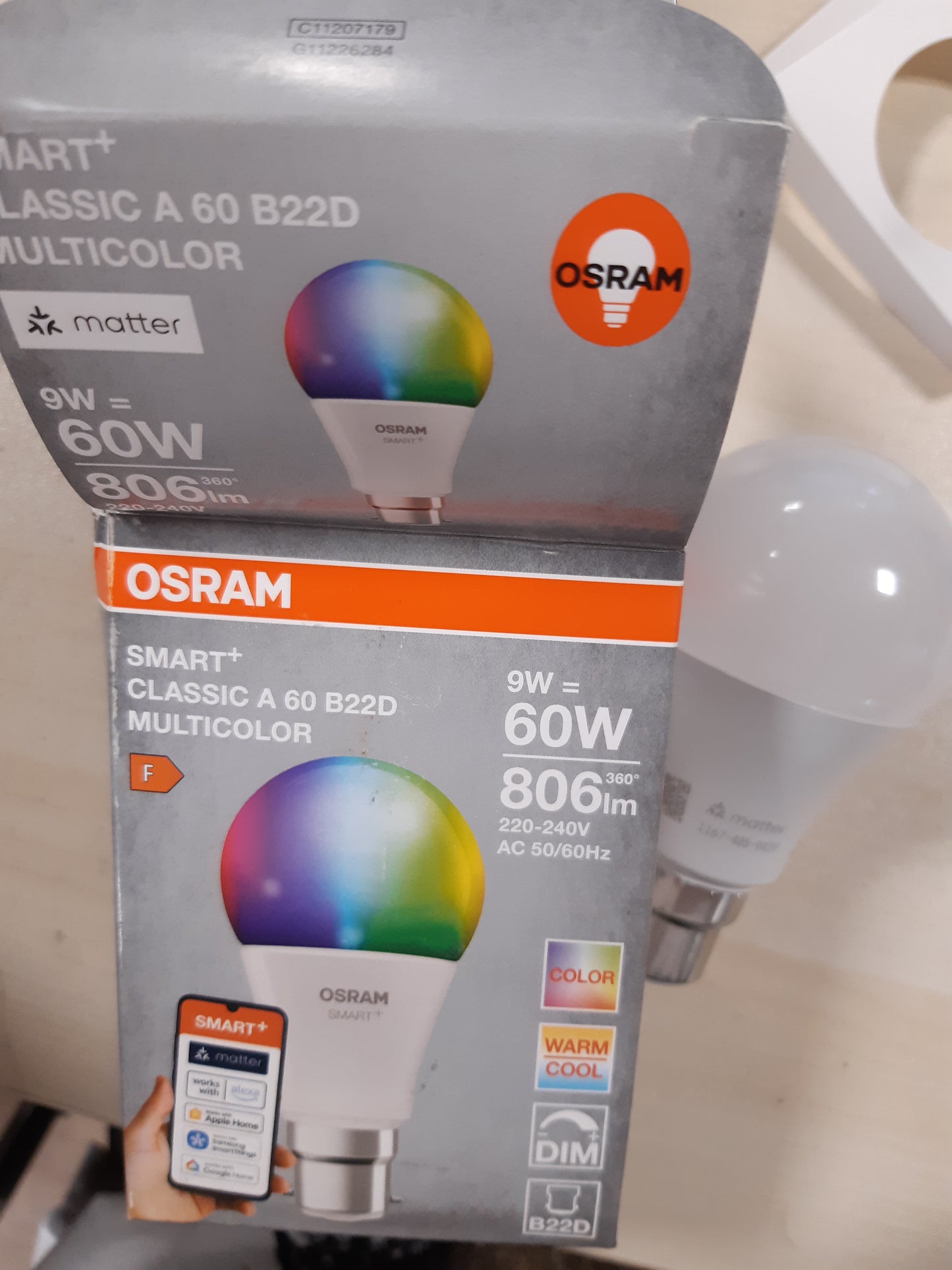 168381 - OSRAM SMART+ Llambë LED A60 RGBW B22D në Formë Pistoni, e Pajtueshme me Alexa dhe Google Home, Wi-Fi, e Bardhë e Akordueshme, Shumëngjyrëshe, Dizajn Filamenti