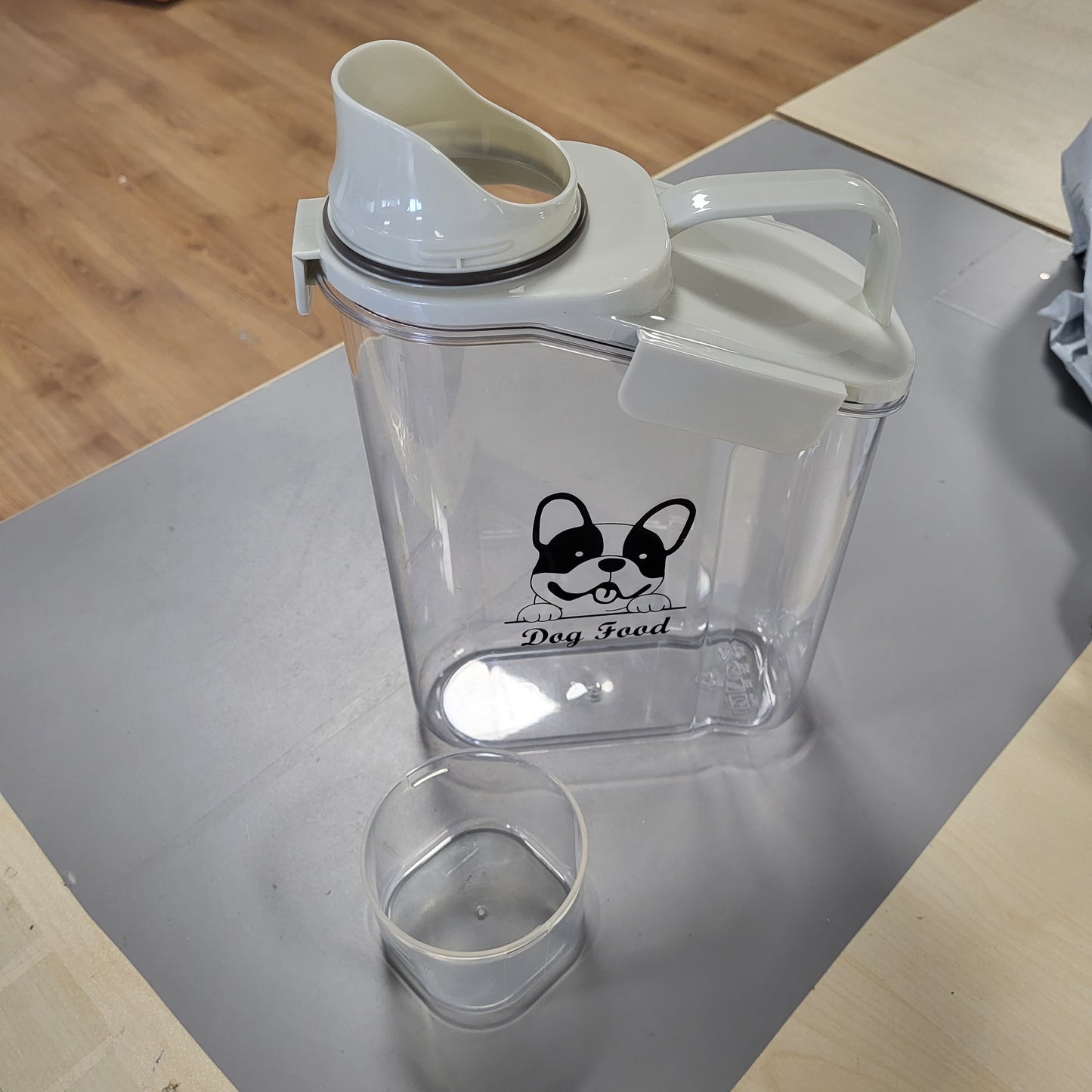 263288 - Enë për ruajtjen e ushqimit për qen - 2.8 L - Enë hermetike për ushqim për qen - Kuti ruajtëse e papërshkueshme nga rrjedhjet - Pa BPA - Plastikë transparente