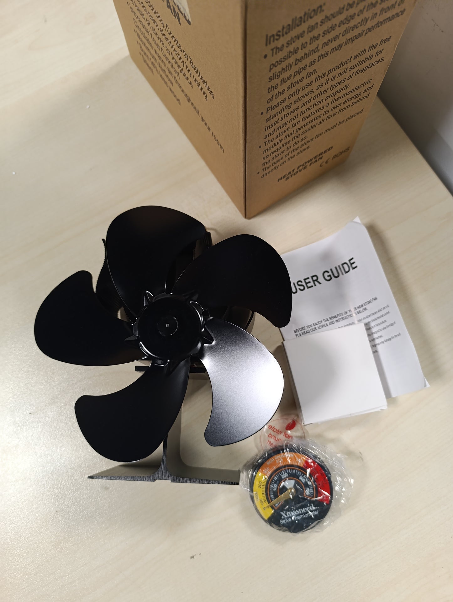 226847 - XMASNEED Ventilator sobe me 5 tehe, pa energji elektrike, me ngrohje dhe termometër magnetik, rrit rrjedhjen e ajrit