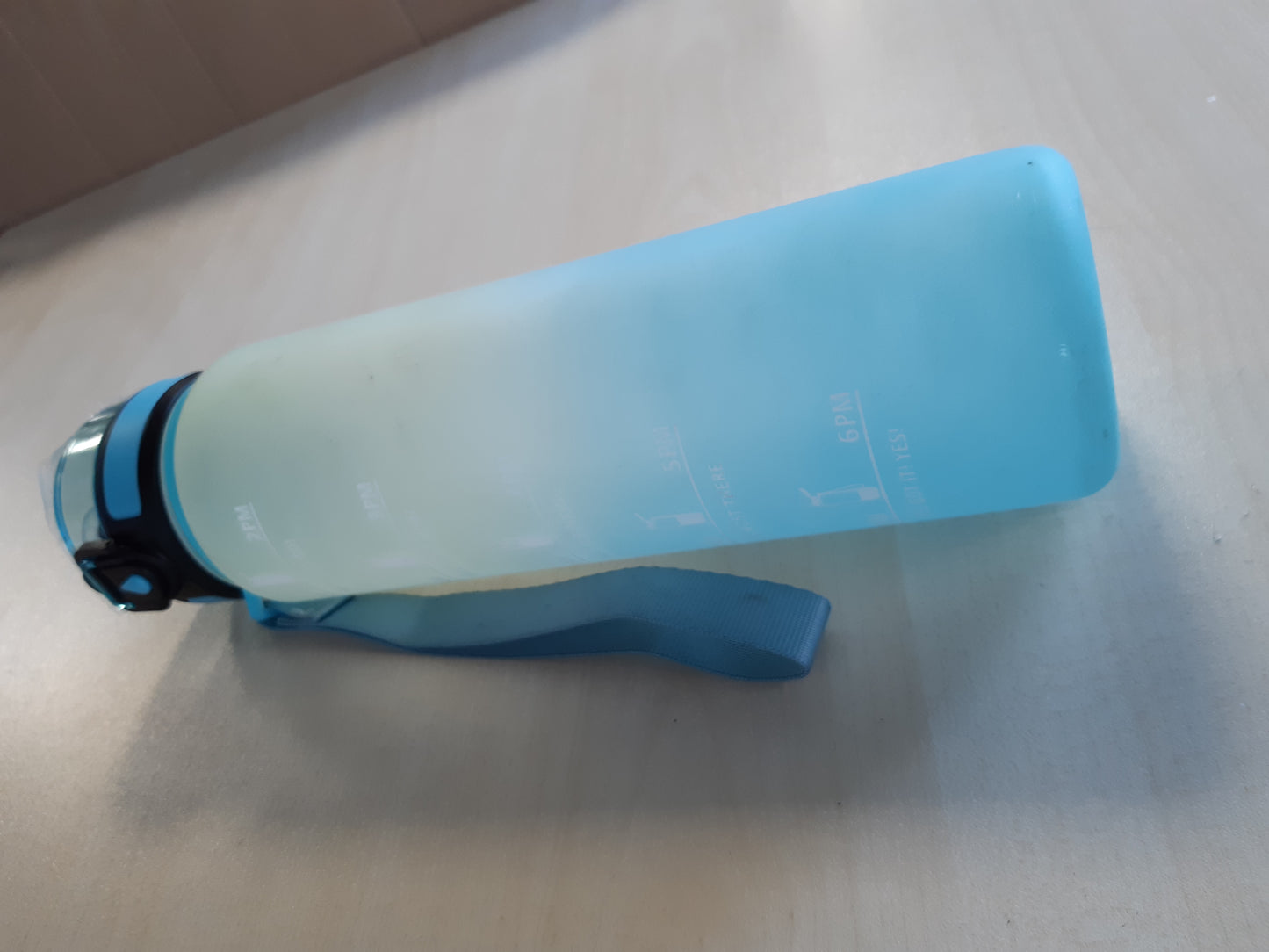 216335 - JAPORIA Shishe uji 1L me filtër pa BPA, e papërshkueshme nga rrjedhjet dhe e ripërdorshme