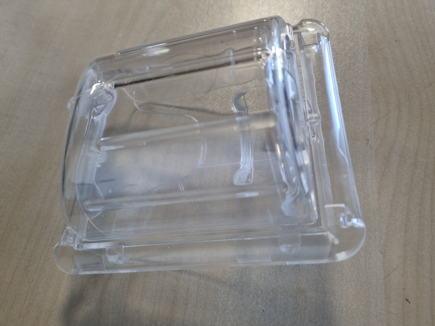 216385 - FERPLAST Aksesorë për Kafazet e Zogjve, Ushqyes Plastik Rrotullues
