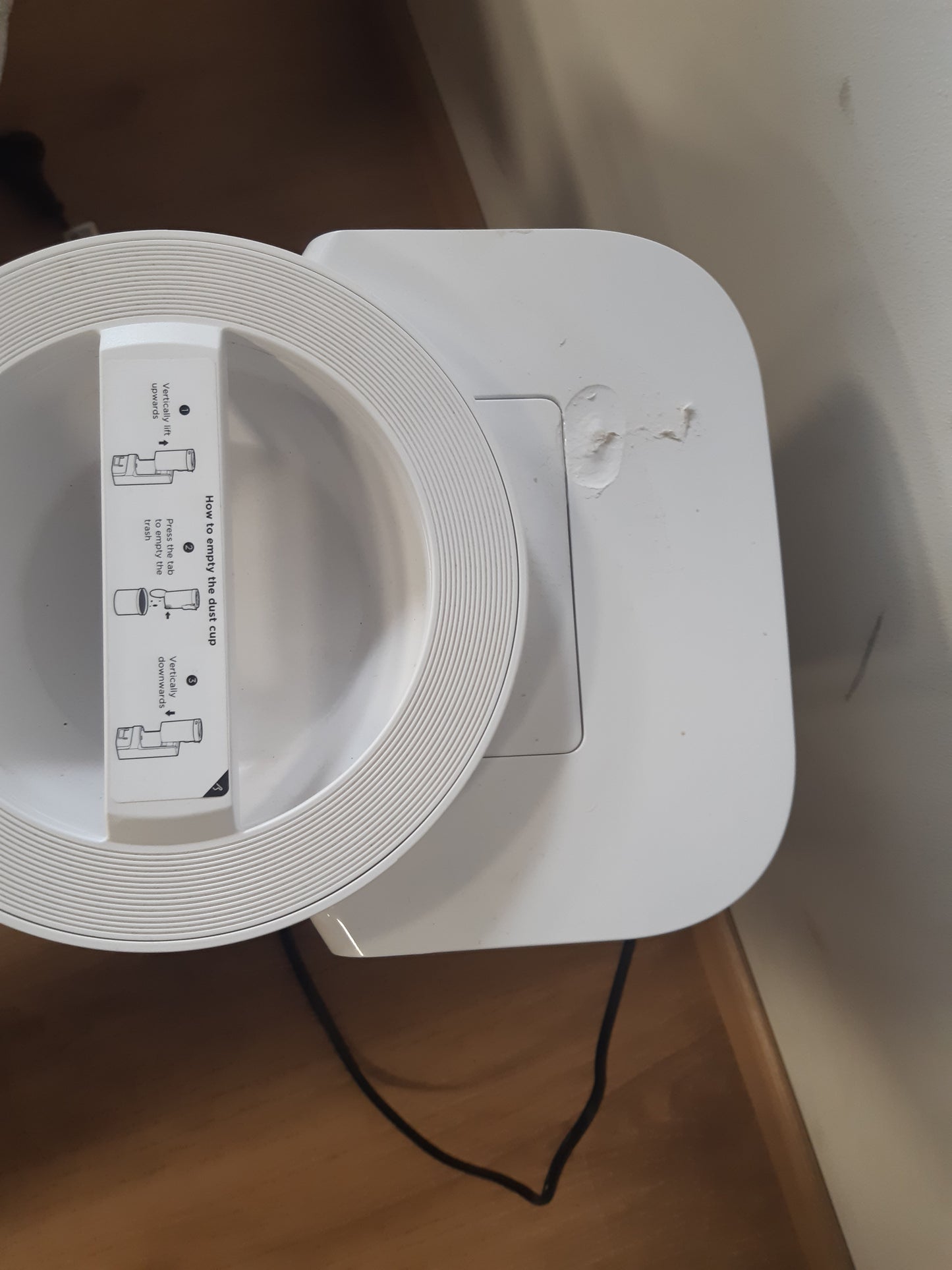 144074 - EUREKA Fshesë Robotike NERE10s, 4000Pa, Stacion i Lidhjes, Mbledhje Automatike e Pluhurit, Navigim LiDAR, Bateri e Zgjatur 180 Minuta, WiFi/APP, Pastrim i Lehtë për 45 Ditë