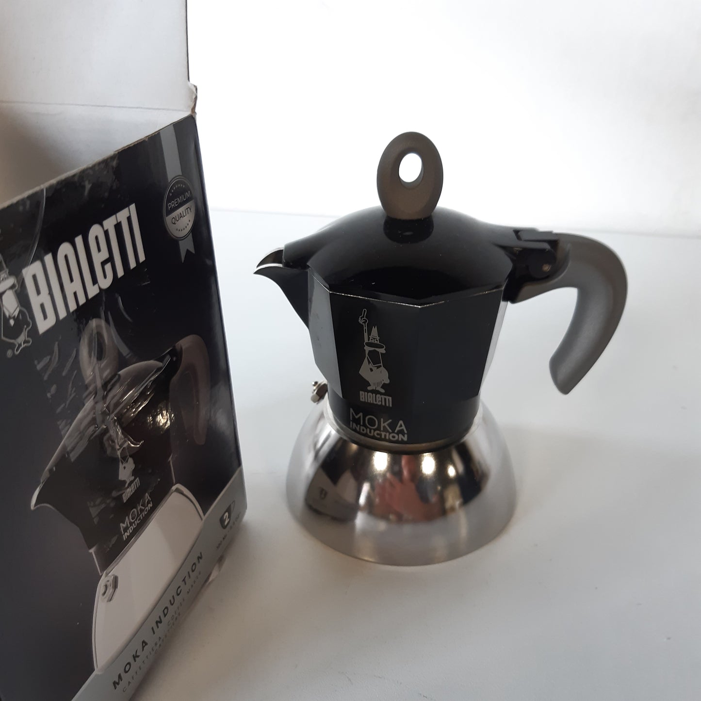 217706 - BIALETTI Moka Induction, Moka Pot, i përshtatshëm për të gjitha llojet e sobave, 2 filxhanë ekspreso (100 ml), e zezë