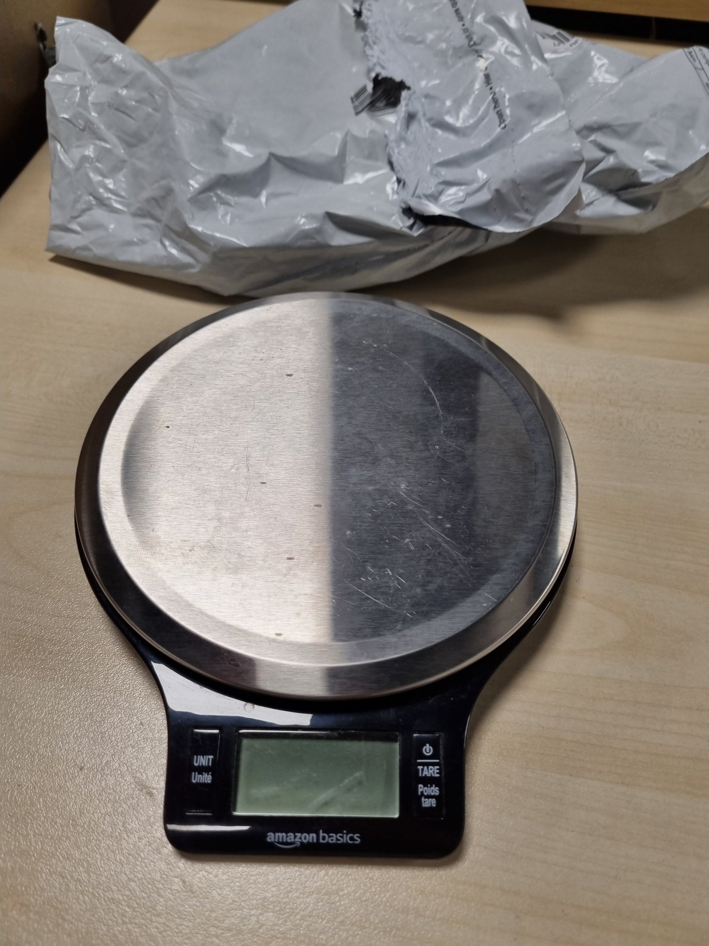 215968 - AMAZON BASICS Peshore Dixhitale Kuzhine me Ekran LCD, Çelik Inoks, Pa BPA, Pesha deri në 11 Paund, E Zezë