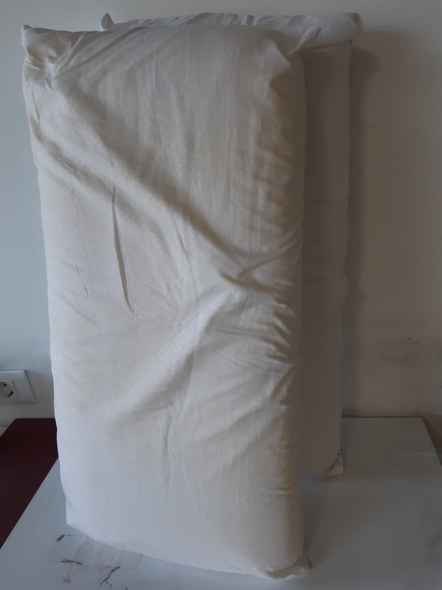 213243 - PIKOLIN HOME Pako me 2 jastëkë viskoelastikë 70 cm (Set me 2) - I përshtatshëm për qafën, hipoalergjik