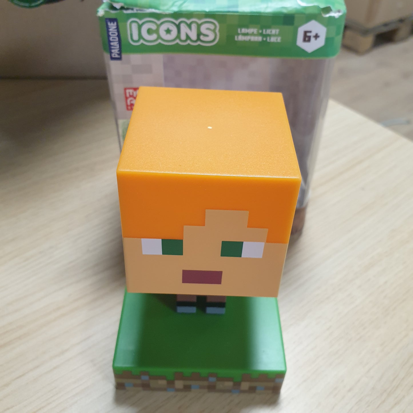 252820 - PALADONE Minecraft Alex Icon Light BDP Mini Llambë Nate, plastike, shumëngjyrëshe