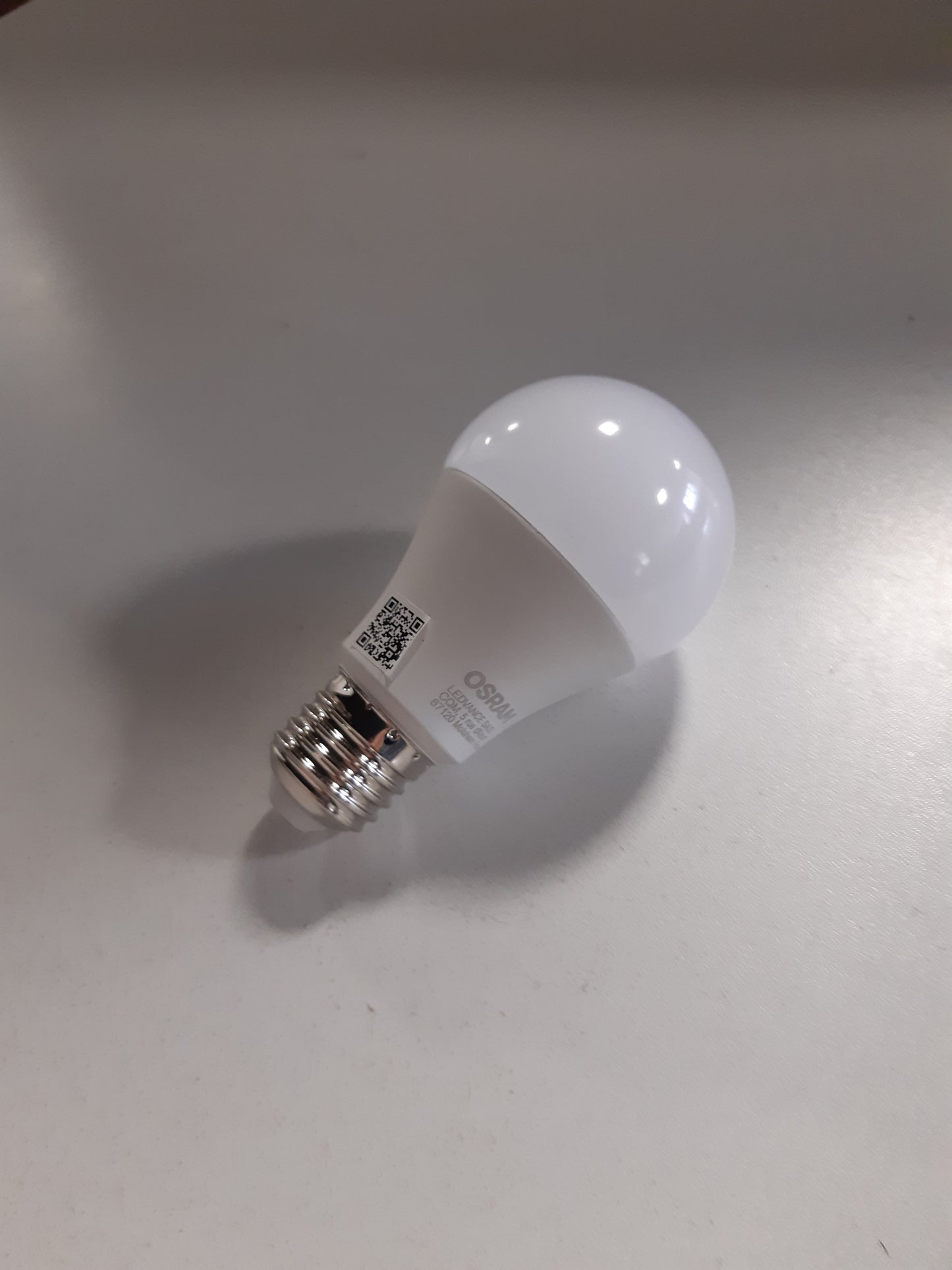 253273 - OSRAM Llampa LED SMART A60, E27, 9W, ZigBee 3.0, 2700K, kontroll aplikacioni, Alexa, Asistent Google
