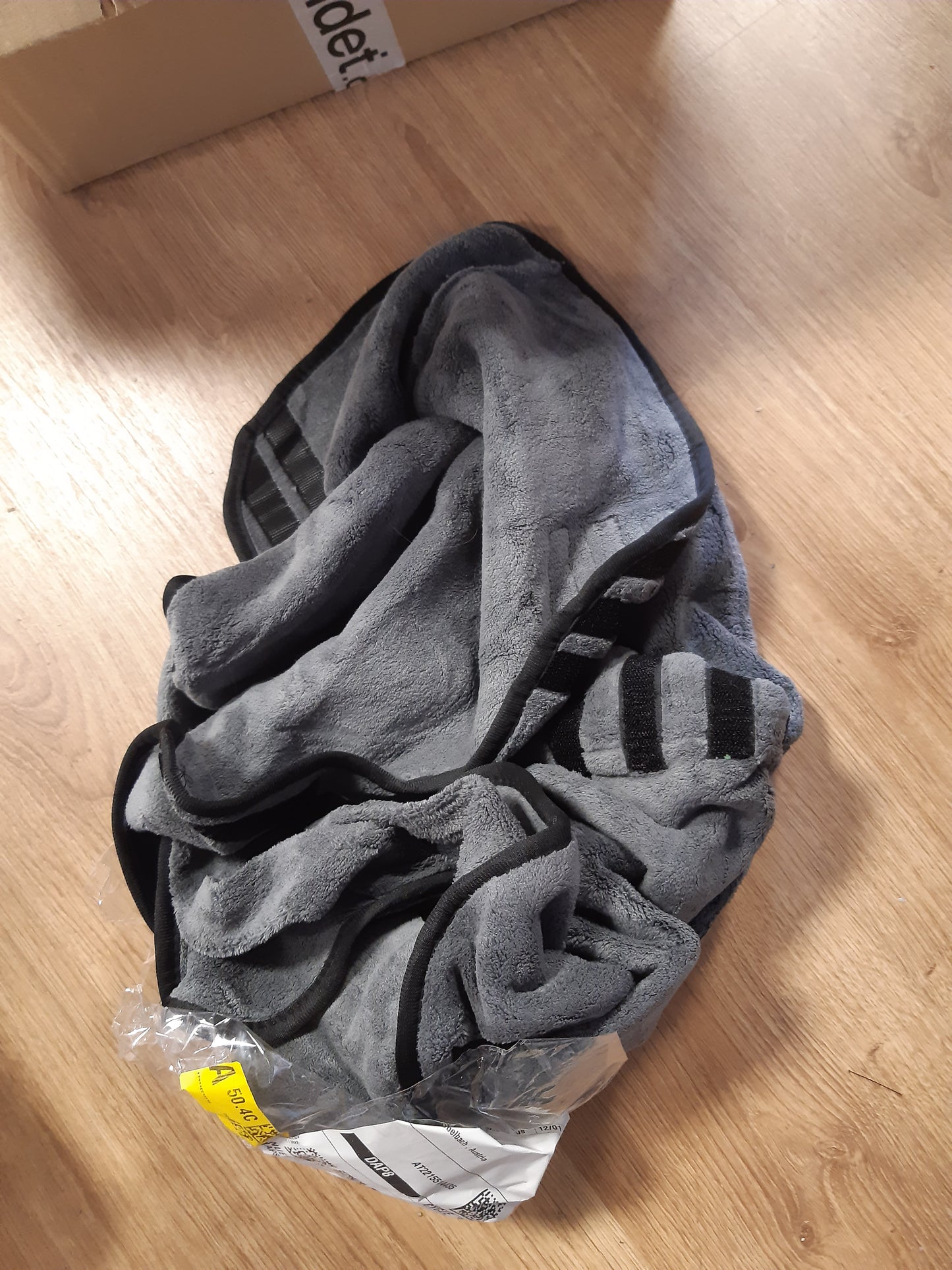 186230 - PLOOZIKAMI Rroba Banje për Qen, Material Mikrofibër, Super Thithëse dhe Tharje e Shpejtë, me Rripa Tkurrës me Velcro të Rregullueshme - Madhësi XXL