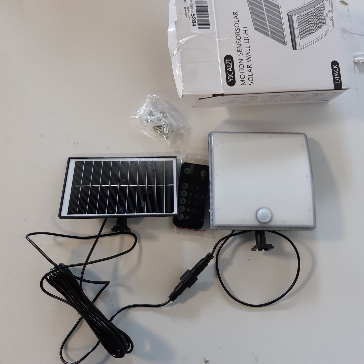 222905 - YICAIZI Drita Diellore me Sensor Lëvizjeje, IP65, 5 Modalitete, 1 Copë