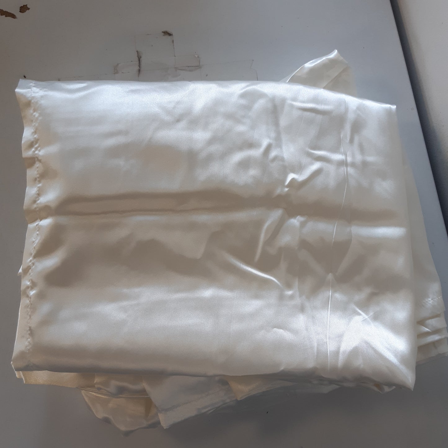 213694 - LUXBEDDING Set çarçafësh sateni për krevatin Queen, mëndafsh i bardhë, 4 pjesë