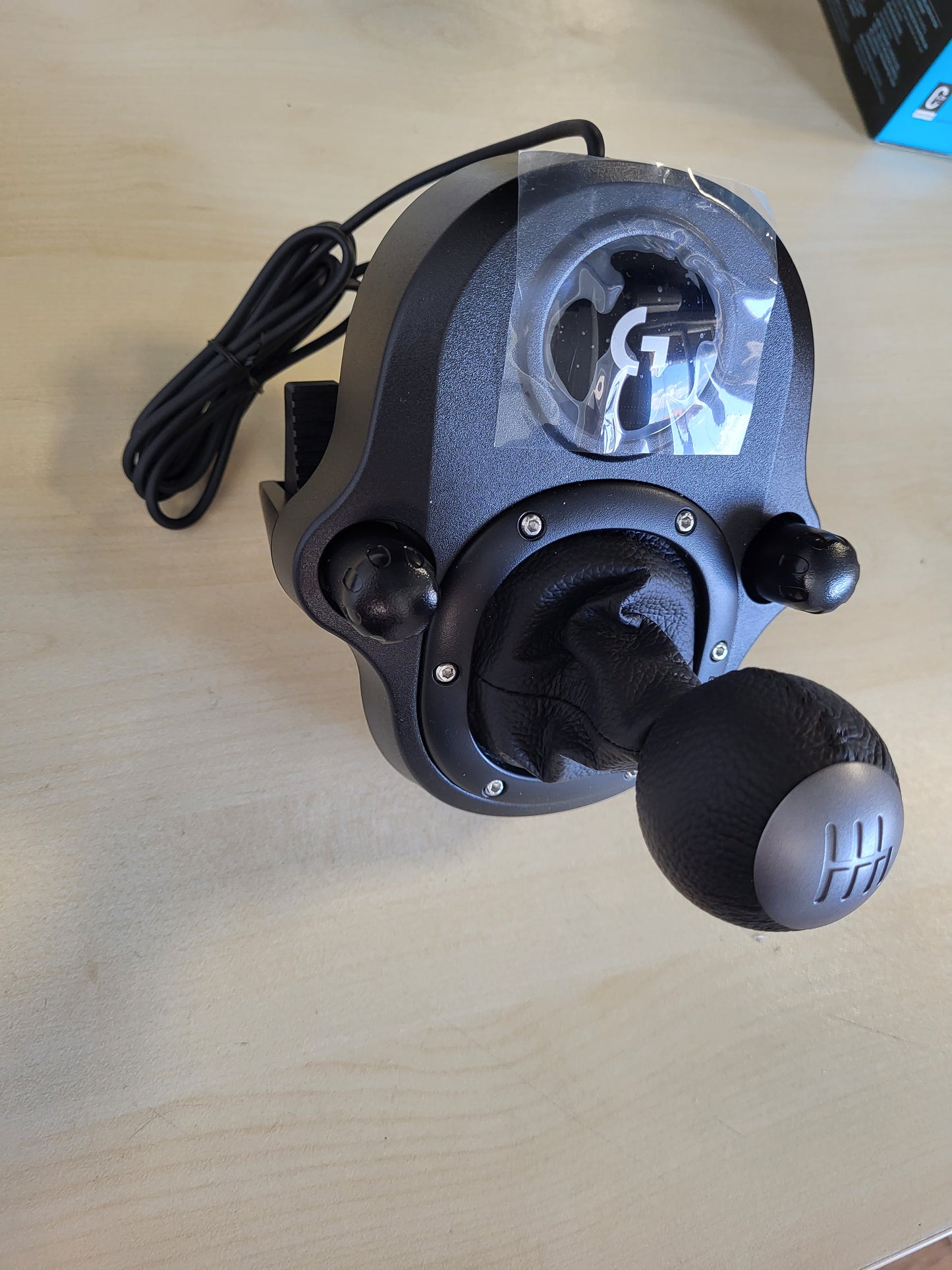 268179 - LOGITECH Ndërruesi i marsheve G Driving Force, 6 shpejtësi, dorezë lëkure origjinale, i pajtueshëm me rrotat G29, G920 dhe G923 - e zezë