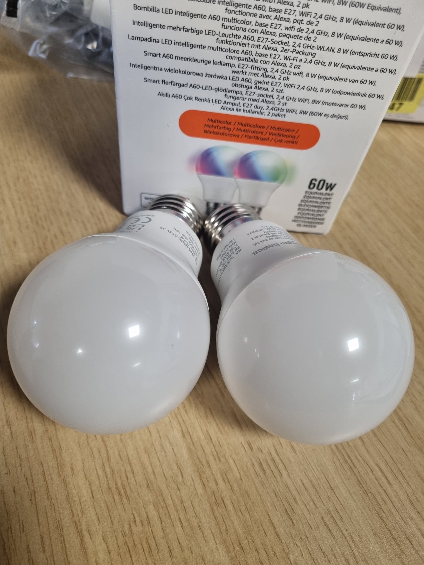 179444 - AMAZON BASICS Llambë LED Inteligjente që Ndryshon Ngjyrë, Madhësia E27, Fuqia 8W (Ekuivalente me 60W), Funksionon Vetëm me Alexa, Pako Prej 2, Shumëngjyrëshe