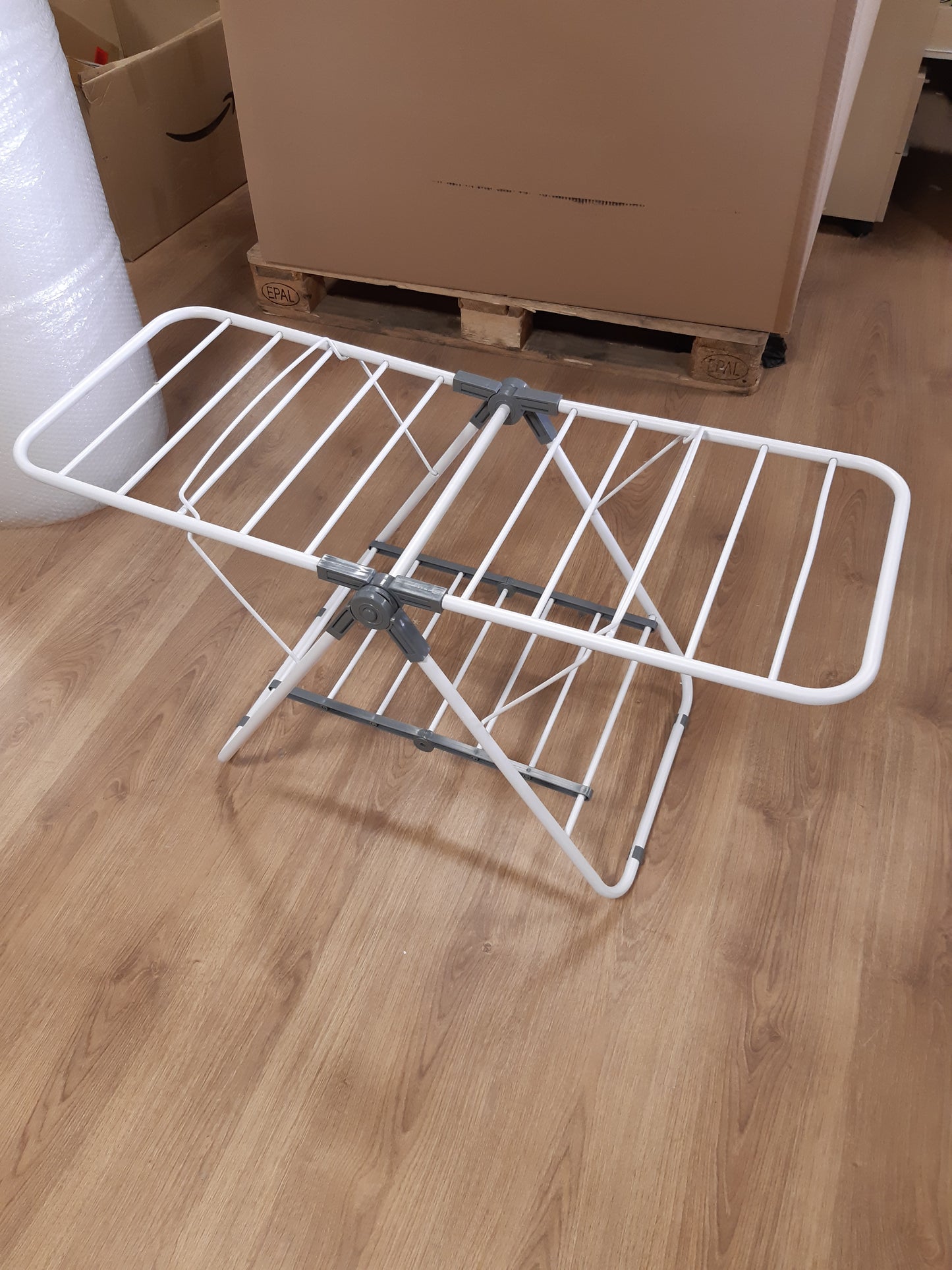 175453 - SONGMICS Ajrosëse e Vogël për Rroba, e Palosshme me 2 Krahë, Që Kursen Hapësirë, Metalike, Për Rroba të Vogla, Peshqir, Banjo, Ballkon, Dimensionet: 44 x 101 x 54 cm, Ngjyrë Bardha LLR504W01