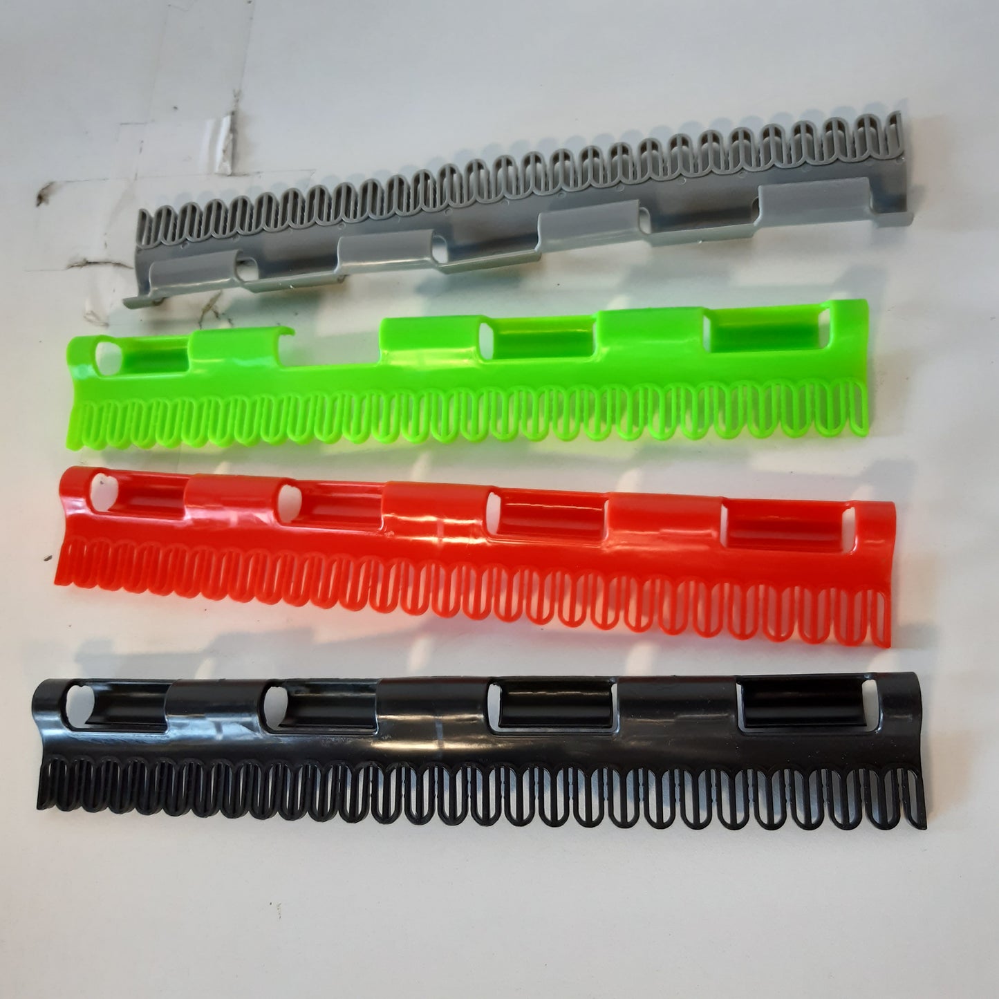220660 - TNSLAND Raft tharës për çorape me 4 copë, plastike, për rroba, peshqirë, doreza