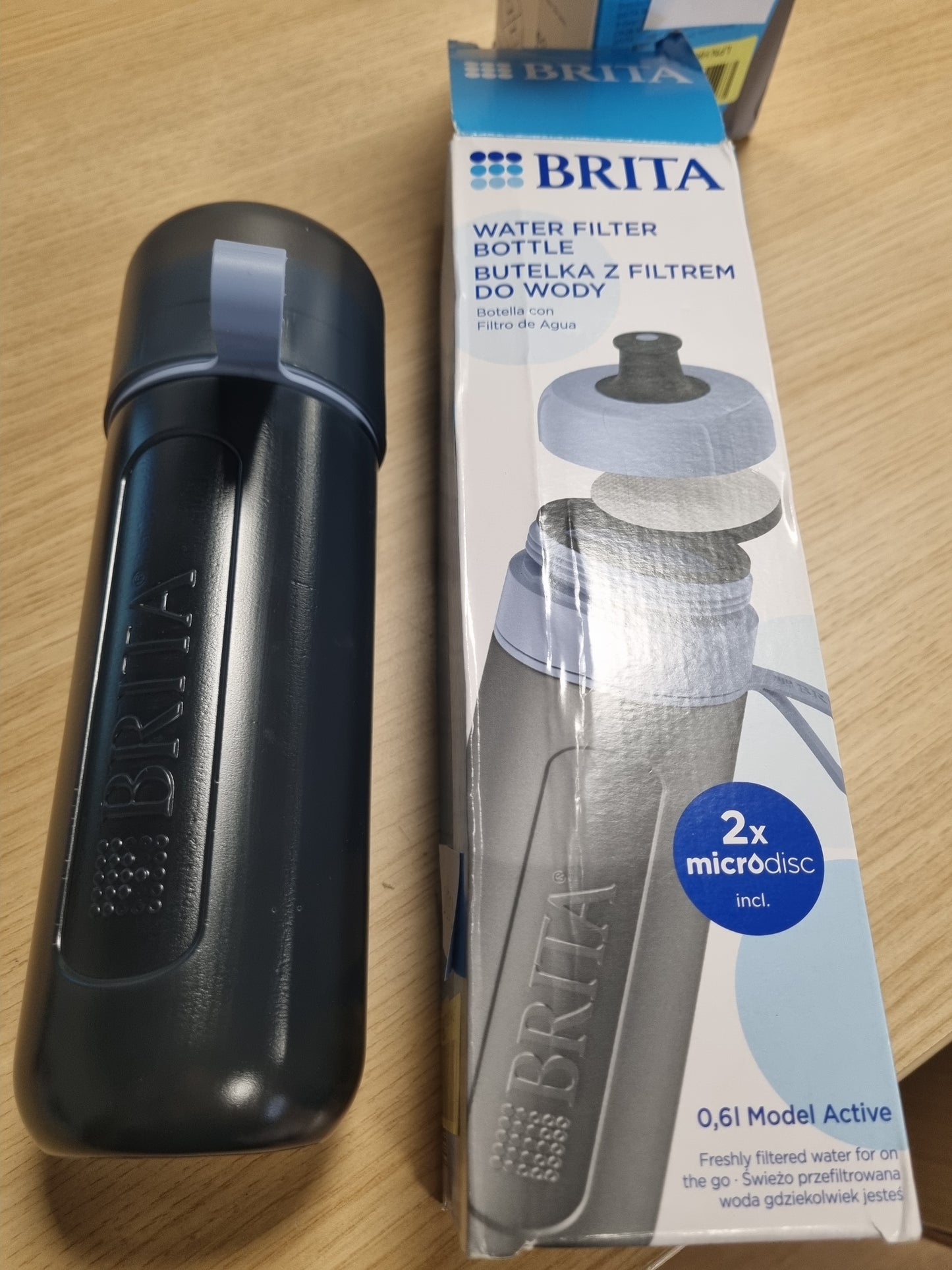 215598 - BRITA Shishja me filtër Active ngjyrë blu pastel (0.6l) me 2 filtra MicroDisc