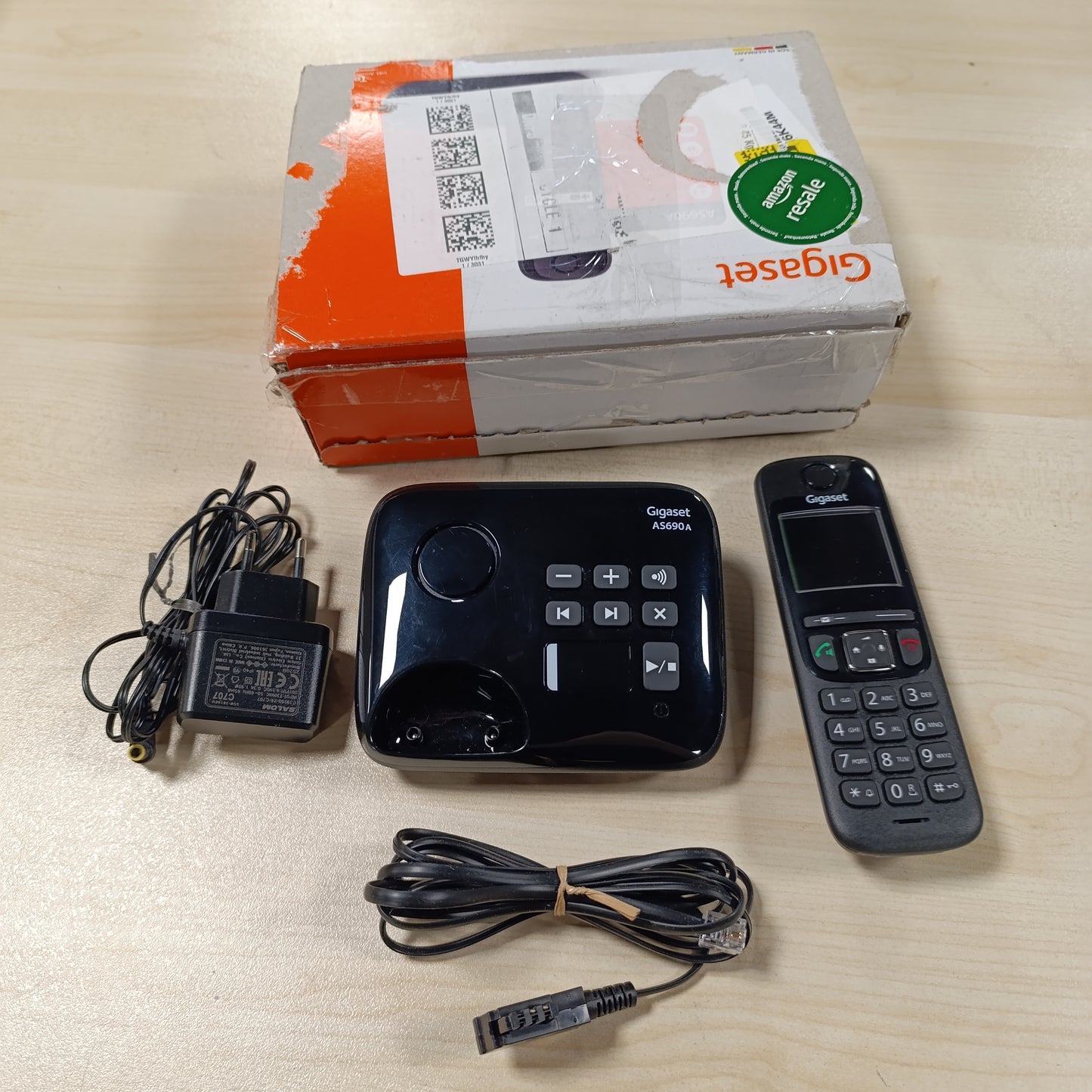 268047 - GIGASET AS690A - Telefon DECT pa tel, ekran i madh me kontrast të lartë, profile tingulli të rregullueshme, funksion pa duar, mbrojtje nga thirrjet, i zi