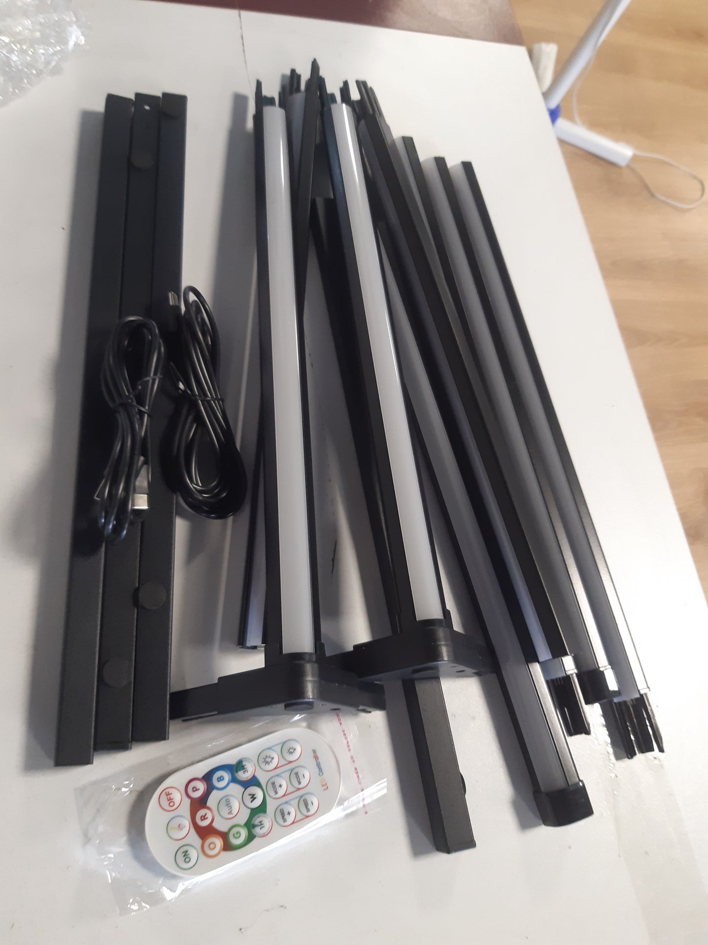 221417 - LUMINEXDESIGNS Llambë dyshemeje LED 150 cm, 2 copë, RGB, telekomandë, kontroll Alexa