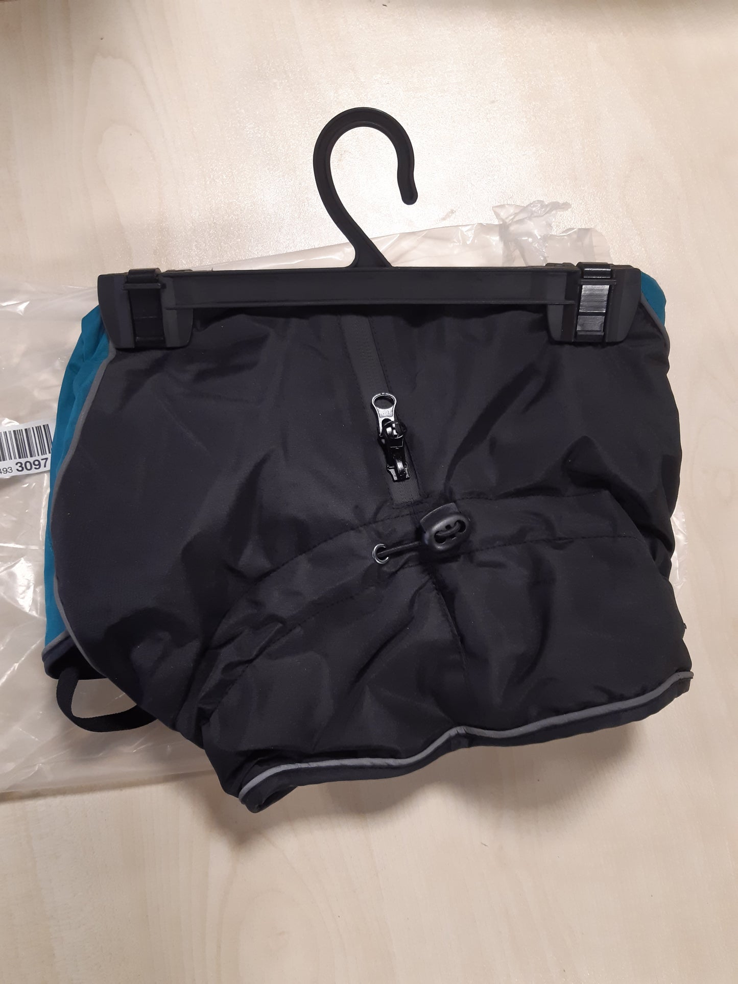 208398 - HUNTER - Xhaketë për qen UPPSALA COZY, madhësia 35, ngjyra antracit/benzin, material rezistent ndaj ujit dhe erës, me rreshtim ngrohës, reflektuese, mund të lahet në 30°C.