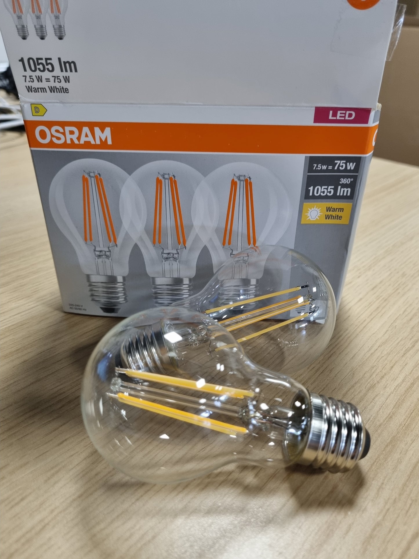 216574 - OSRAM Llambë LED, Prizë E27, Ngrohje 2700 K, 7.50 W, Pako me 3 pjesë