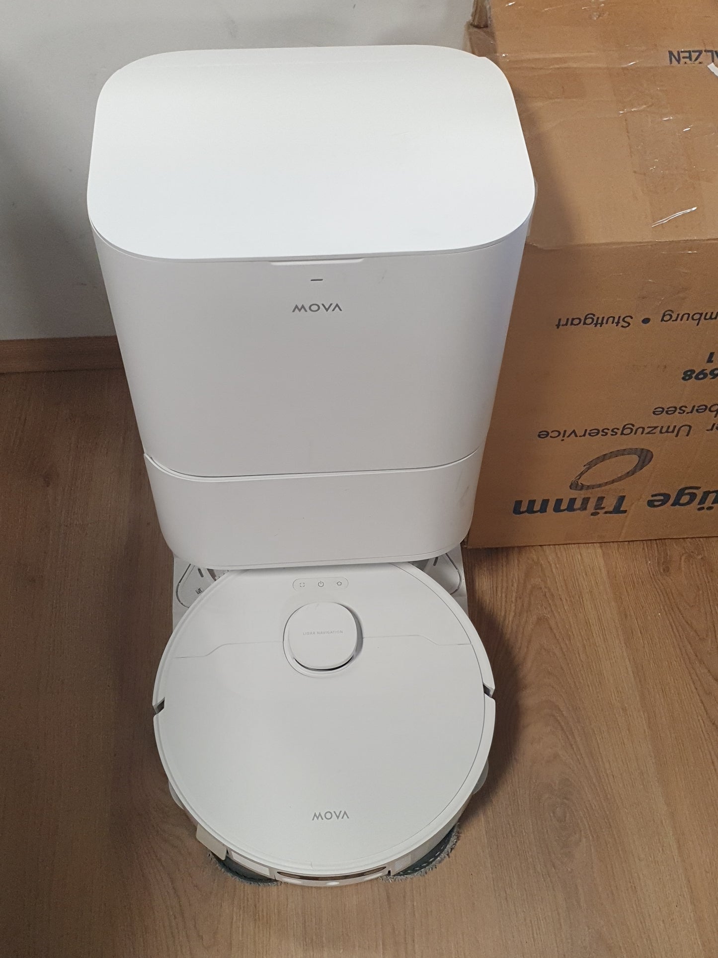 213009 - MOVA Fshesë me korrent robot Mova E30 Ultra, 7000Pa, ngritje fshesë 10.5 mm