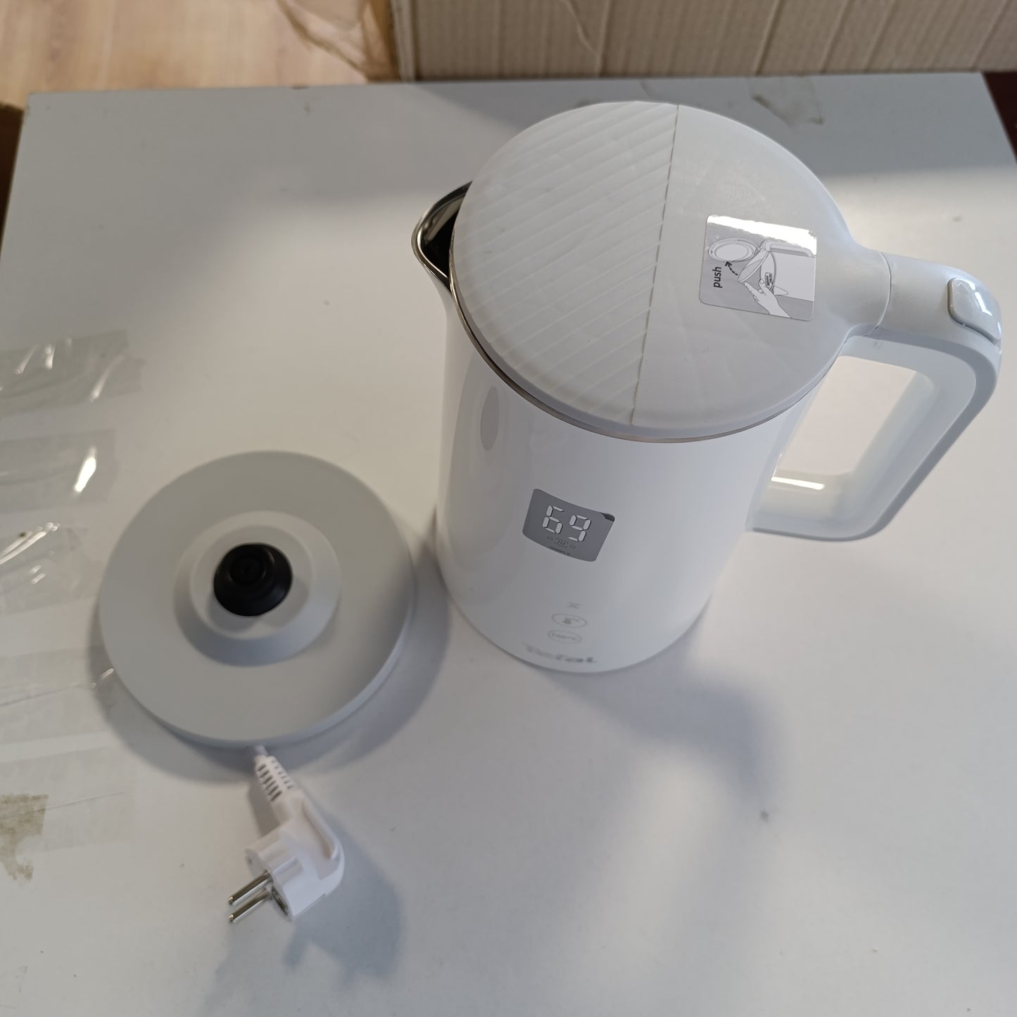 162196 - TEFAL KO6931 Sense Çajnik, Kapacitet 1.5L, Ekran Dixhital, 5 Cilësime Temperature, Bazë e Rrotullueshme 360°, Tregues i Nivelit të Ujit, Filtër i Lëvizshëm i Gëlqeres, Funksion Mbajtje Ngrohtësie për 30 Minuta, 1800W, i Bardhë