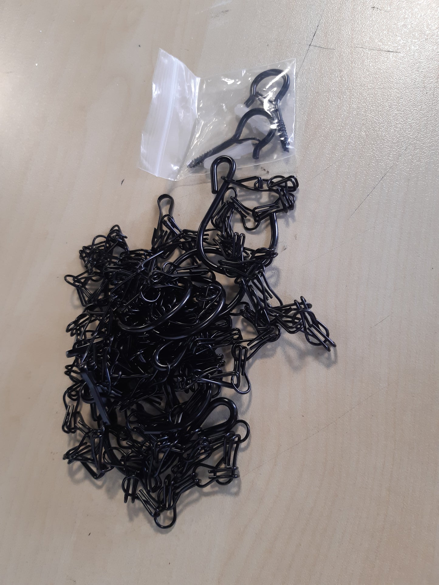225226 - FL HUA Set me 6 pjesë zinxhirësh për shporta lulesh të varura, 50 cm, zinxhir metalik i zi me 2 vida me grep