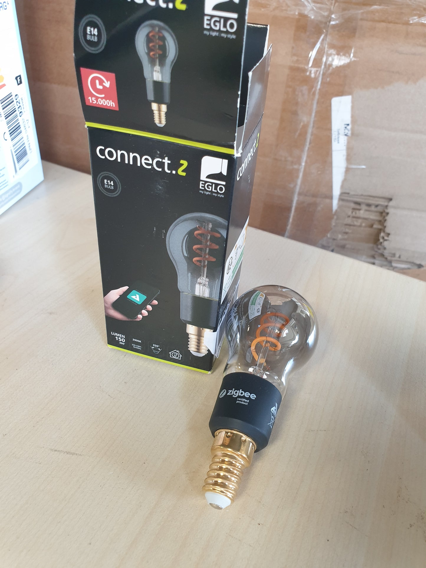 223851 - EGLO CONNECT.Z Llambë dekorative LED E14 P45 ZigBee, kontroll zanor me aplikacion dhe Alexa, e zbehtë, e bardhë e ngrohtë, 4 vat, llambë drite prej qelqi të tymosur vintage, burim drite i zi