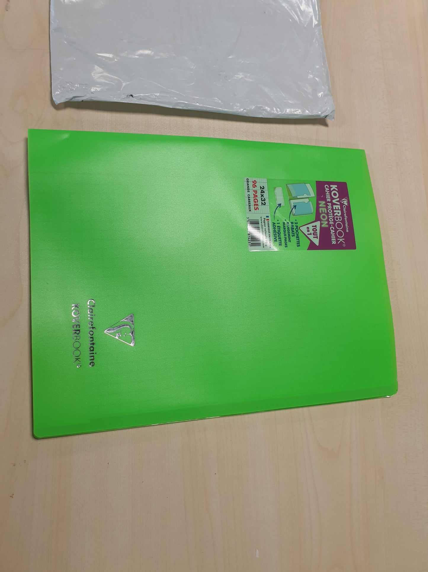 267464 - CLAIREFONTAINE 981423C Koverbook Fletore me Kapëse Neoni - 24x32 cm - 96 Faqe - 90 g Letër e Bardhë - Mbulesë Polipropileni Opake