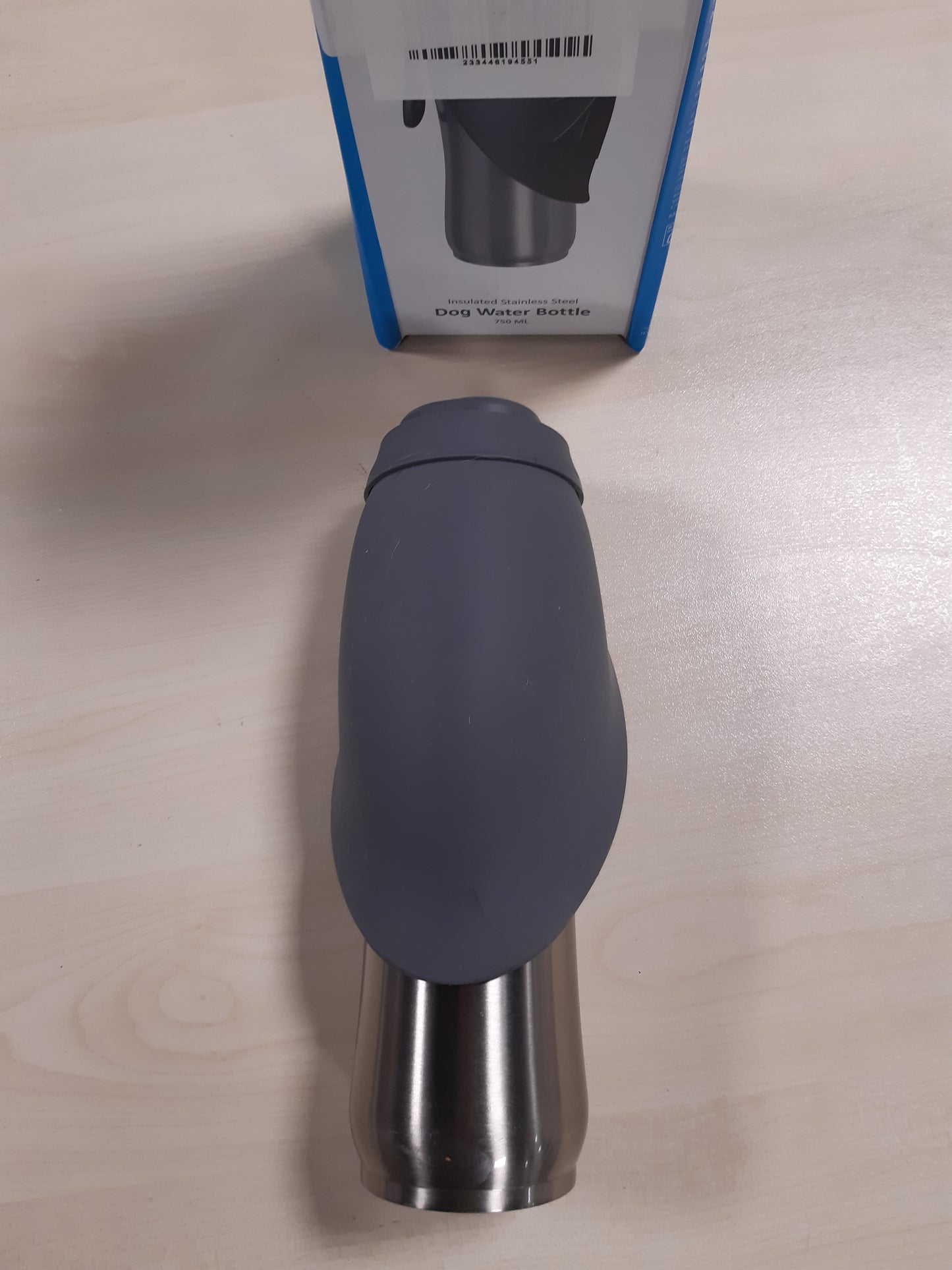 240829 - PETACE SHISHE UJI PËR QEN 750ML ÇELIK INOX E IZOLUAR ME MURE TË DYFISHTA