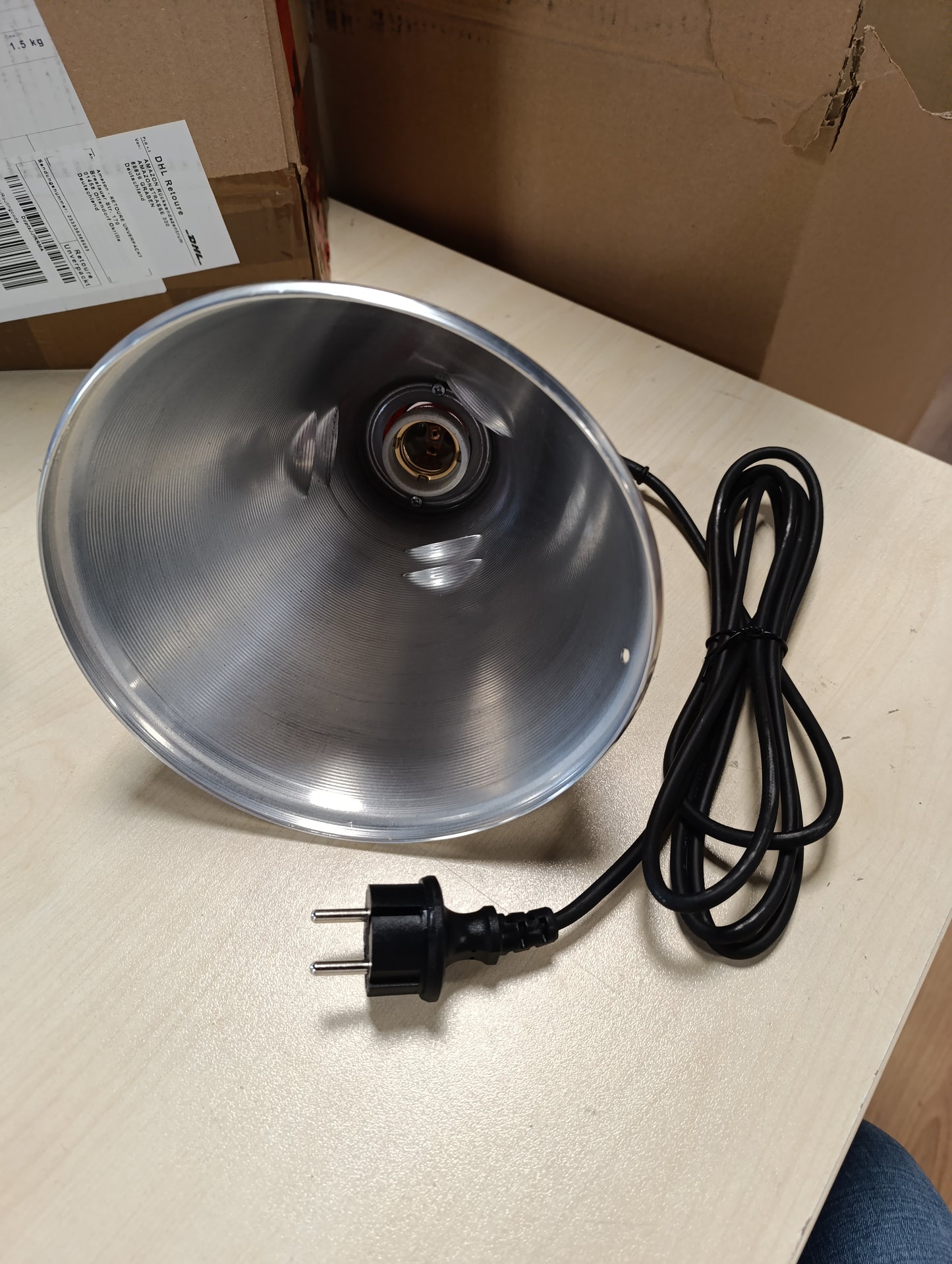 214340 - KERBL Ngrohës Profesional me Rrezet, 175 W, ekran mbrojtës alumini të fortë, kapacitet ngarkese 20 kg