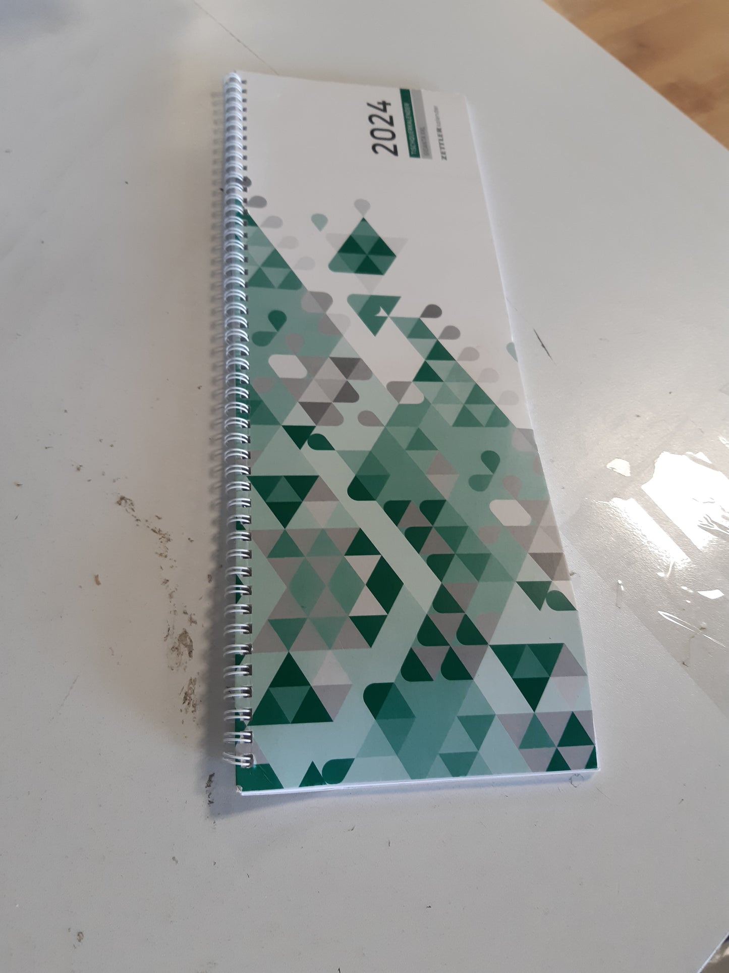 266998 - ZETTLER Kalendar tavoline Giganta XXL jeshil 2024, format 42.2 x 14.8 cm, kalendar mujor me hapësirë për shënime